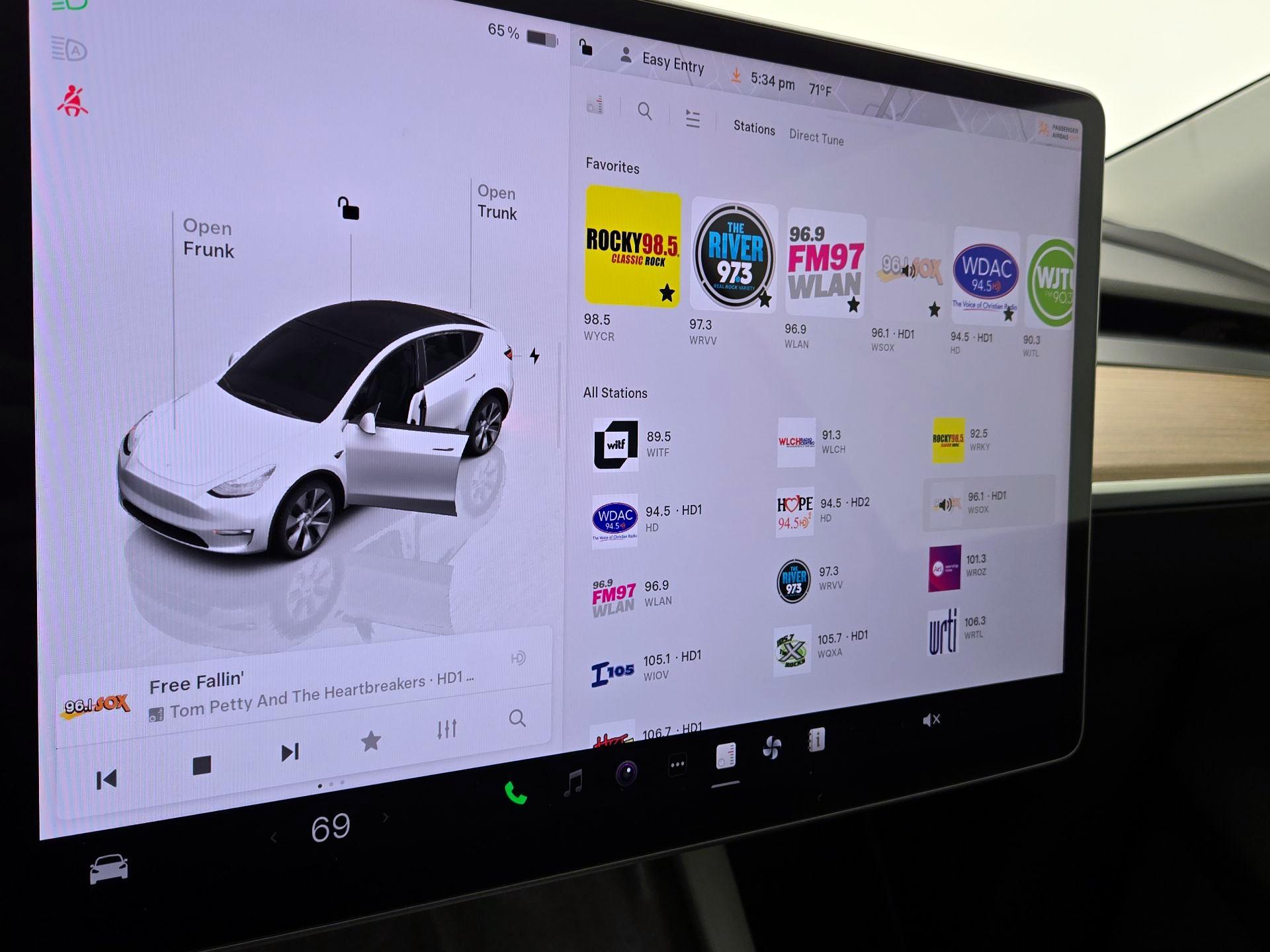 Thumbnail: 2023 Tesla Model Y - 15