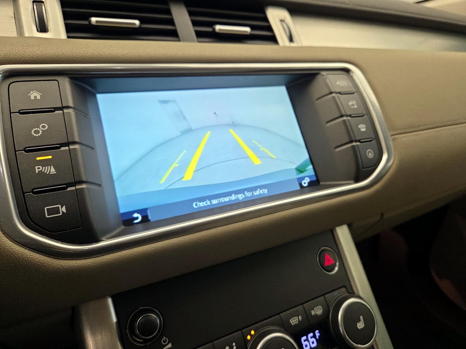 Thumbnail: 2017 Land Rover Range Rover Evoque - 15