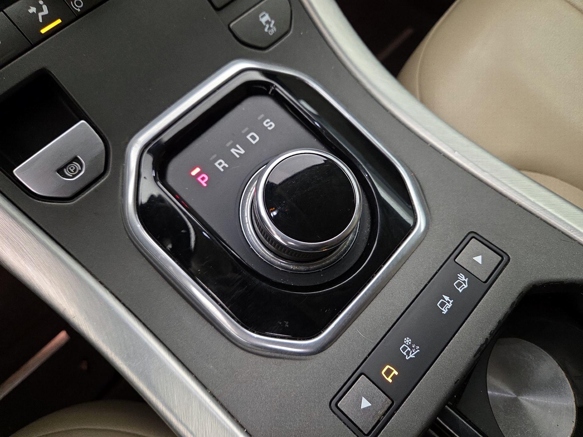 Thumbnail: 2017 Land Rover Range Rover Evoque - 18