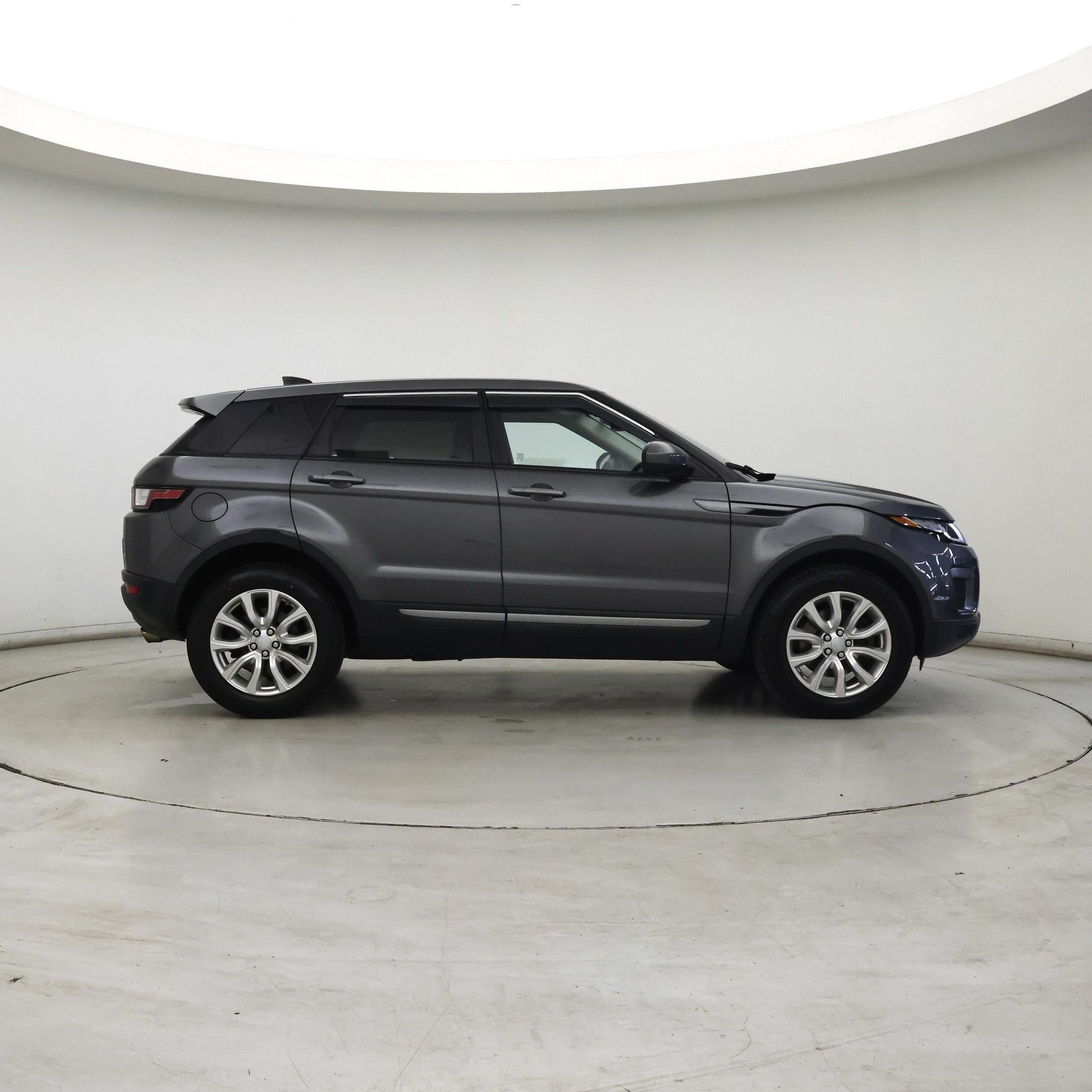 Thumbnail: 2017 Land Rover Range Rover Evoque - 7