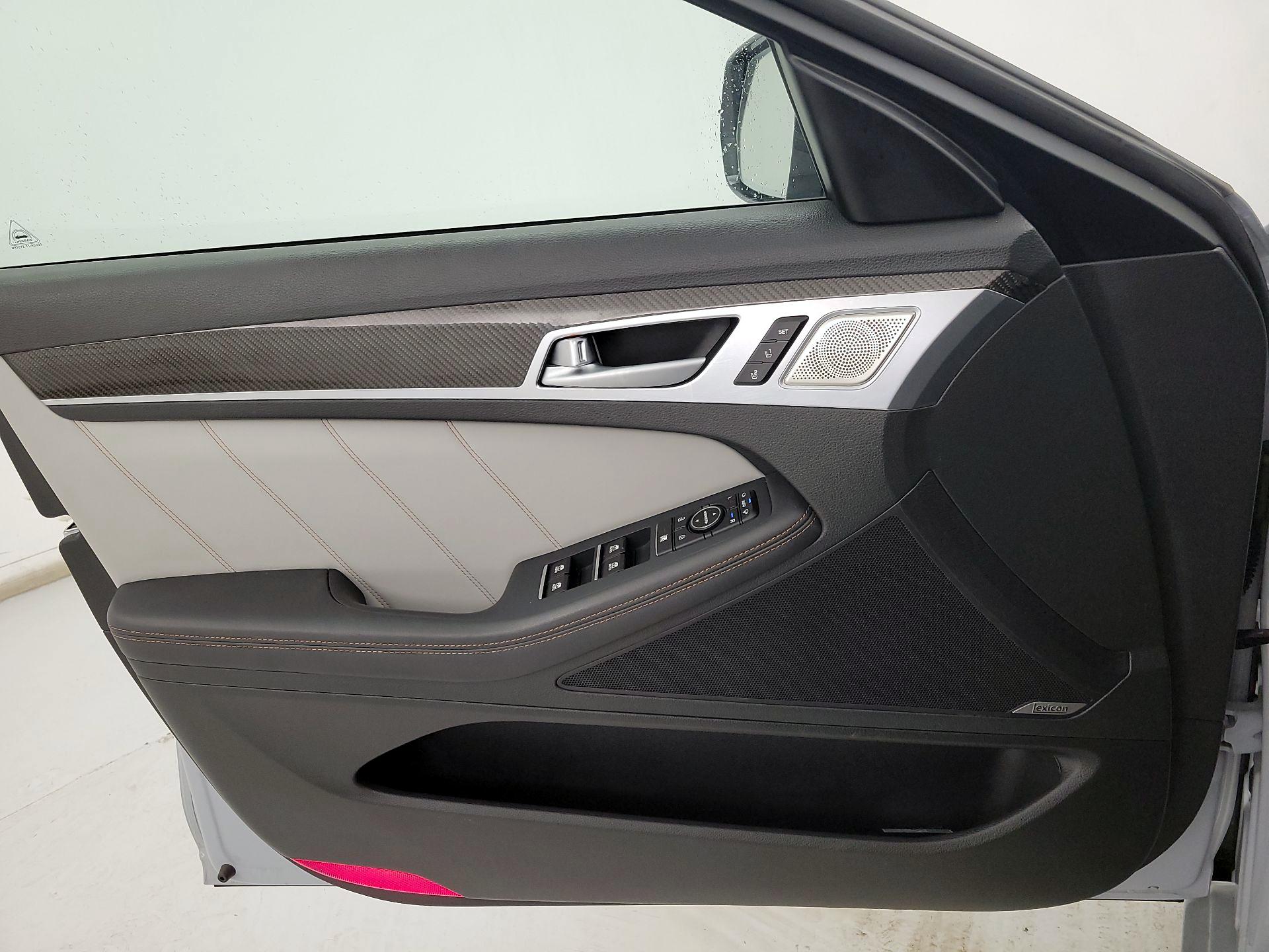 Thumbnail: 2018 Genesis G80 - 12