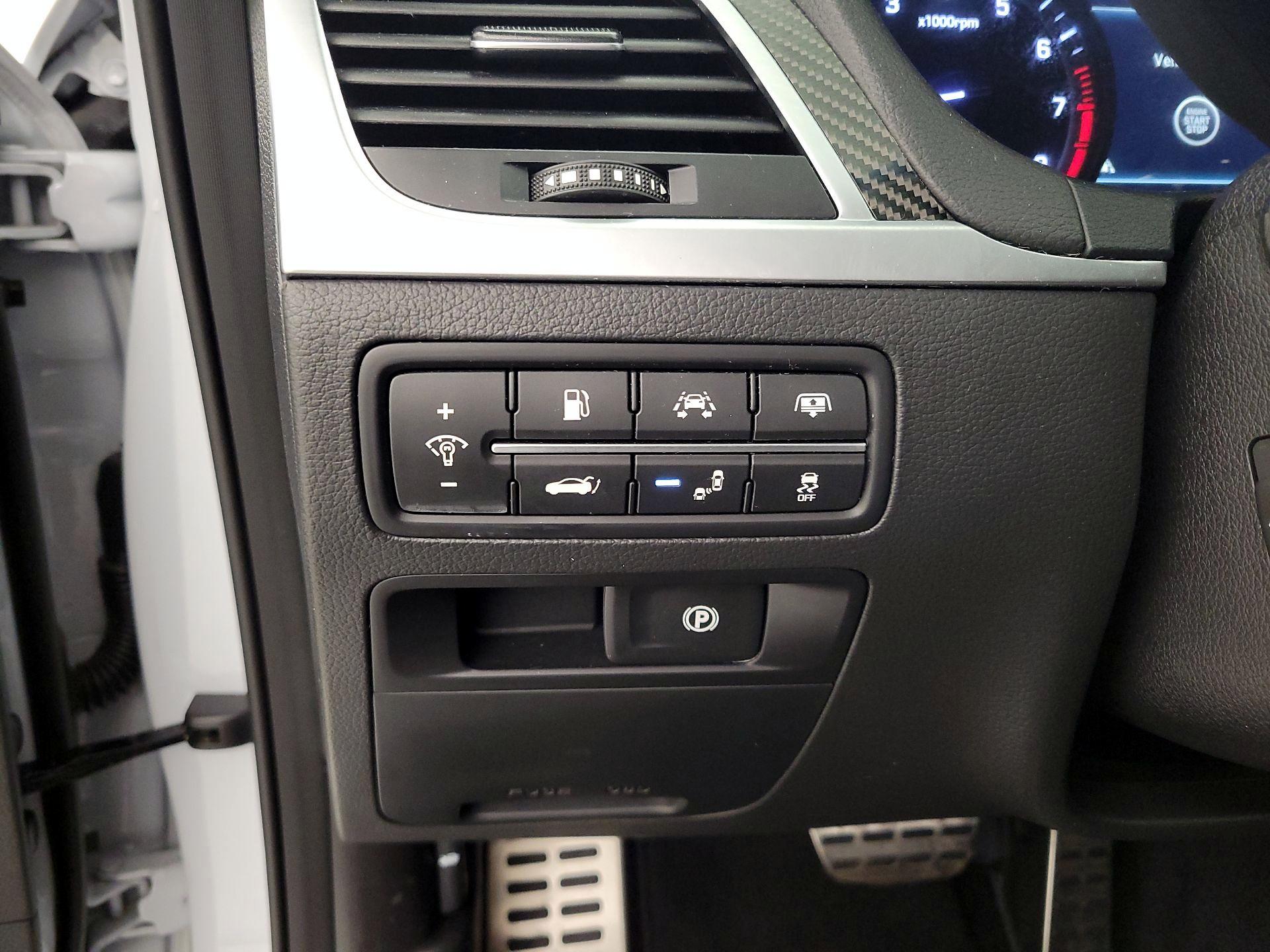 Thumbnail: 2018 Genesis G80 - 13