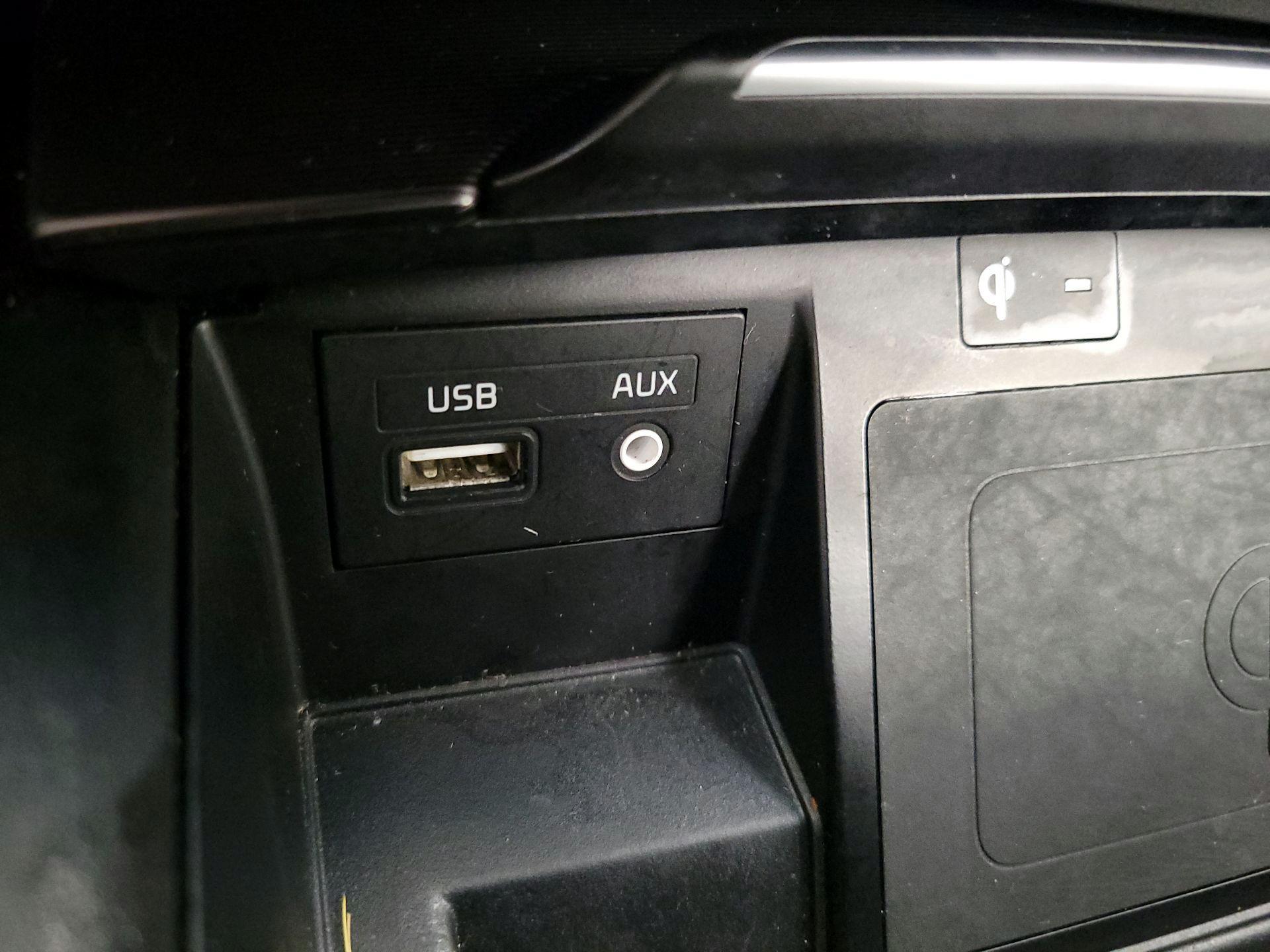 Thumbnail: 2018 Genesis G80 - 19