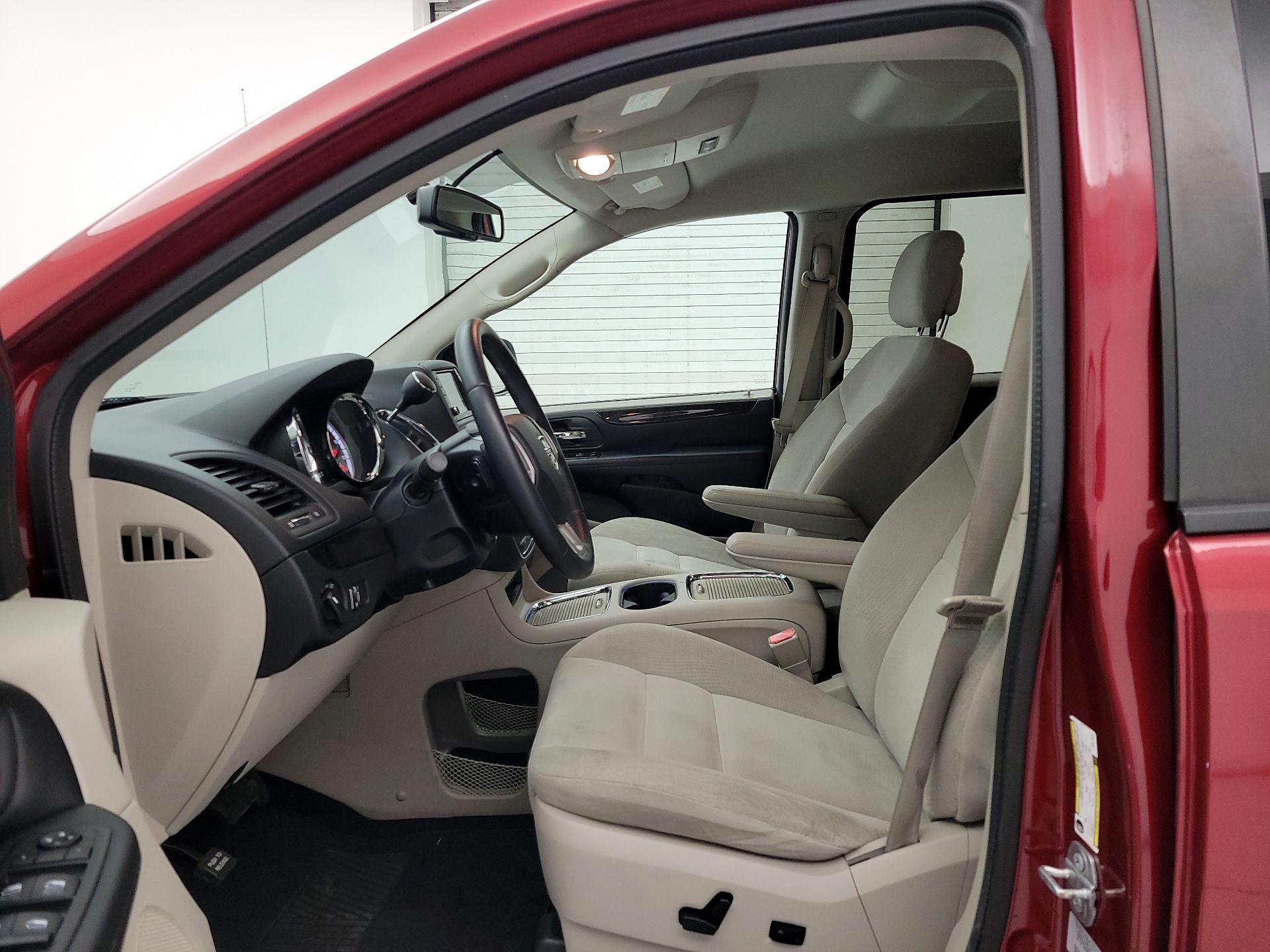Thumbnail: 2015 Dodge Grand Caravan - 11