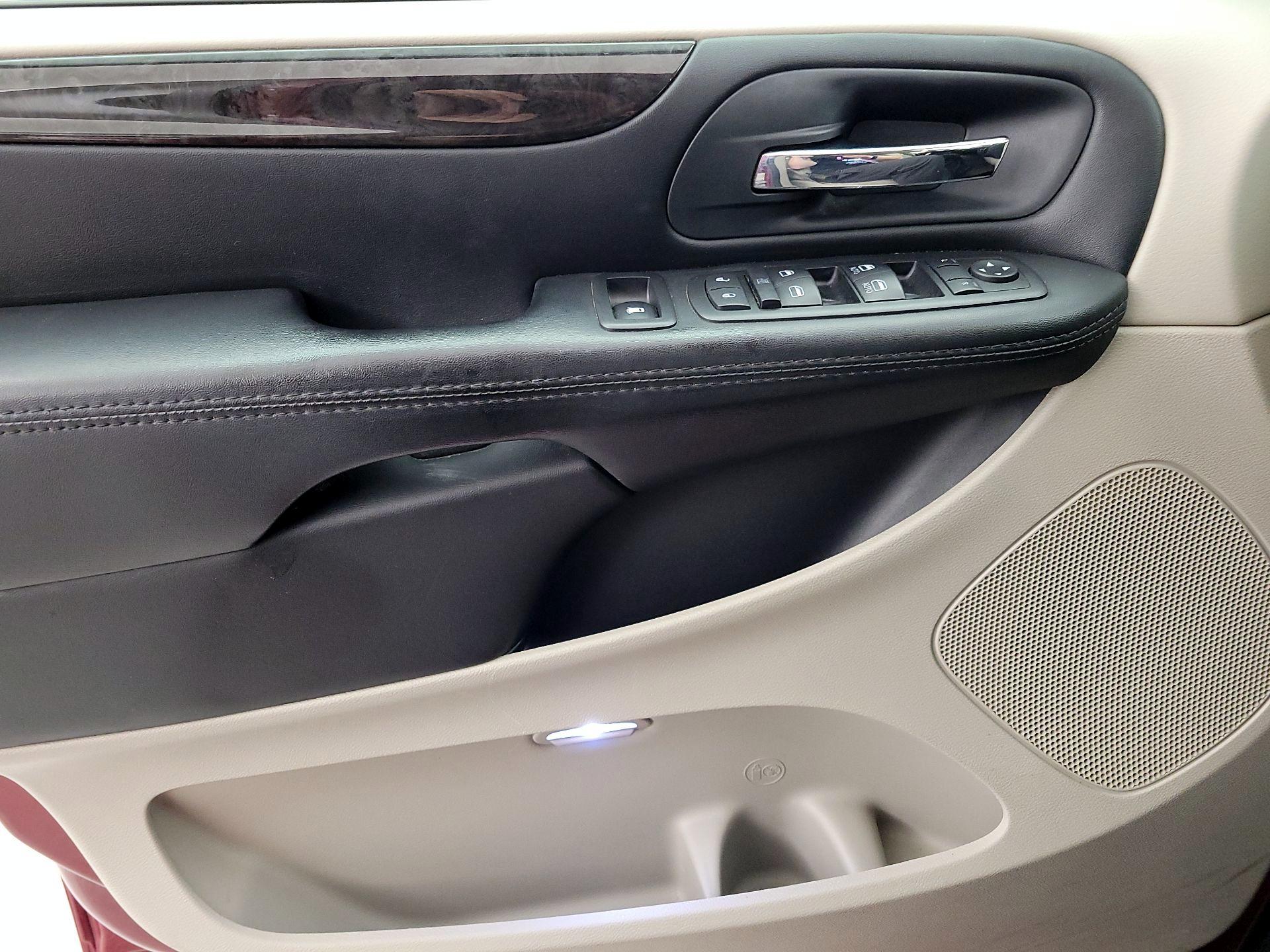 Thumbnail: 2015 Dodge Grand Caravan - 12