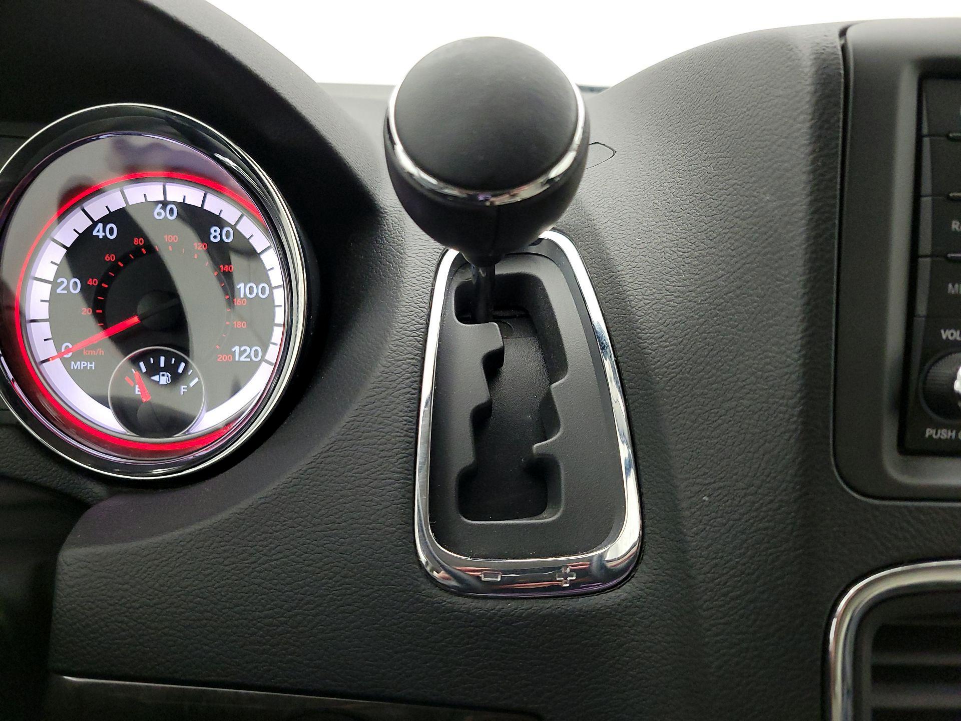 Thumbnail: 2015 Dodge Grand Caravan - 18