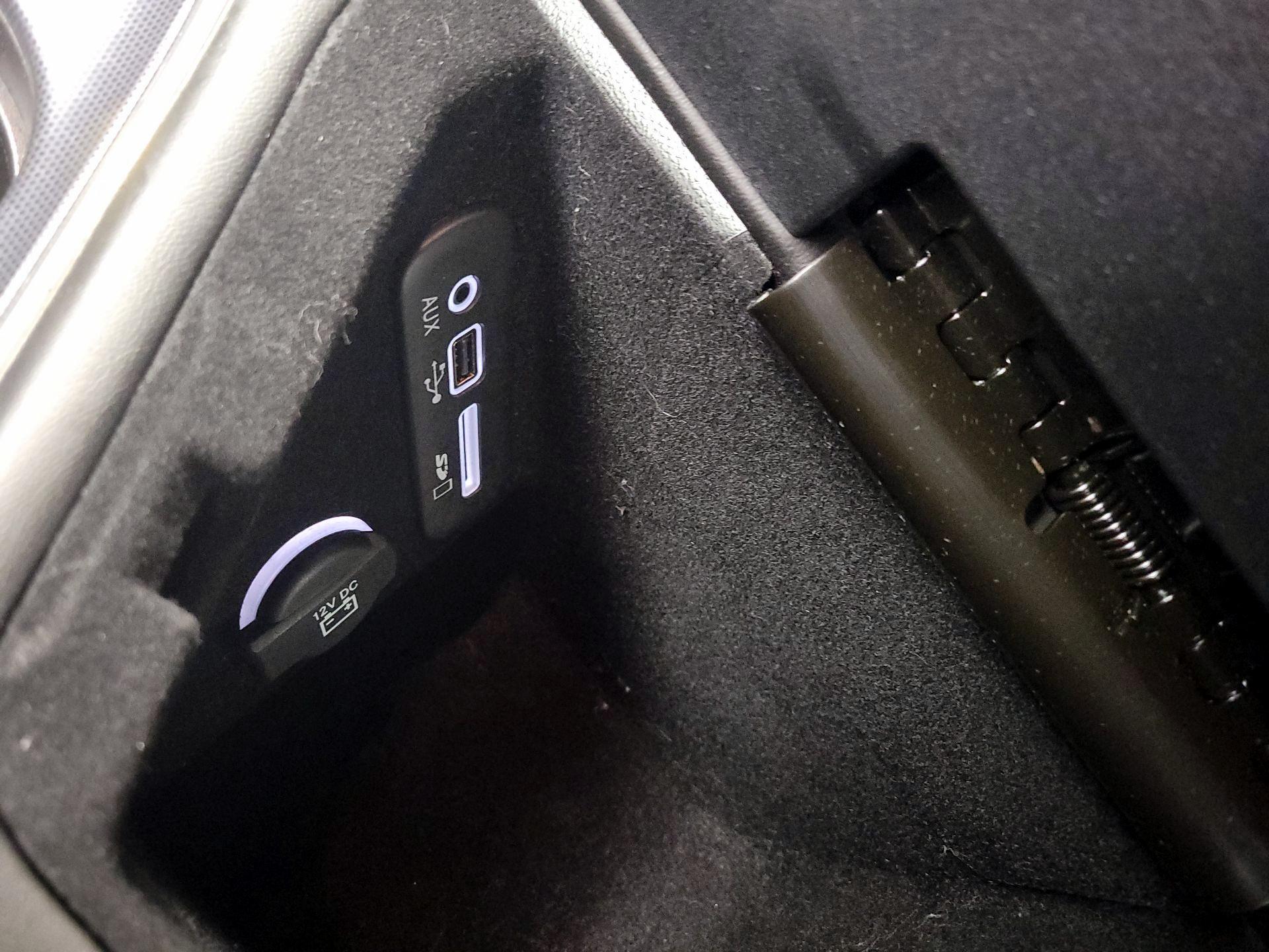 Thumbnail: 2016 Dodge Challenger - 19