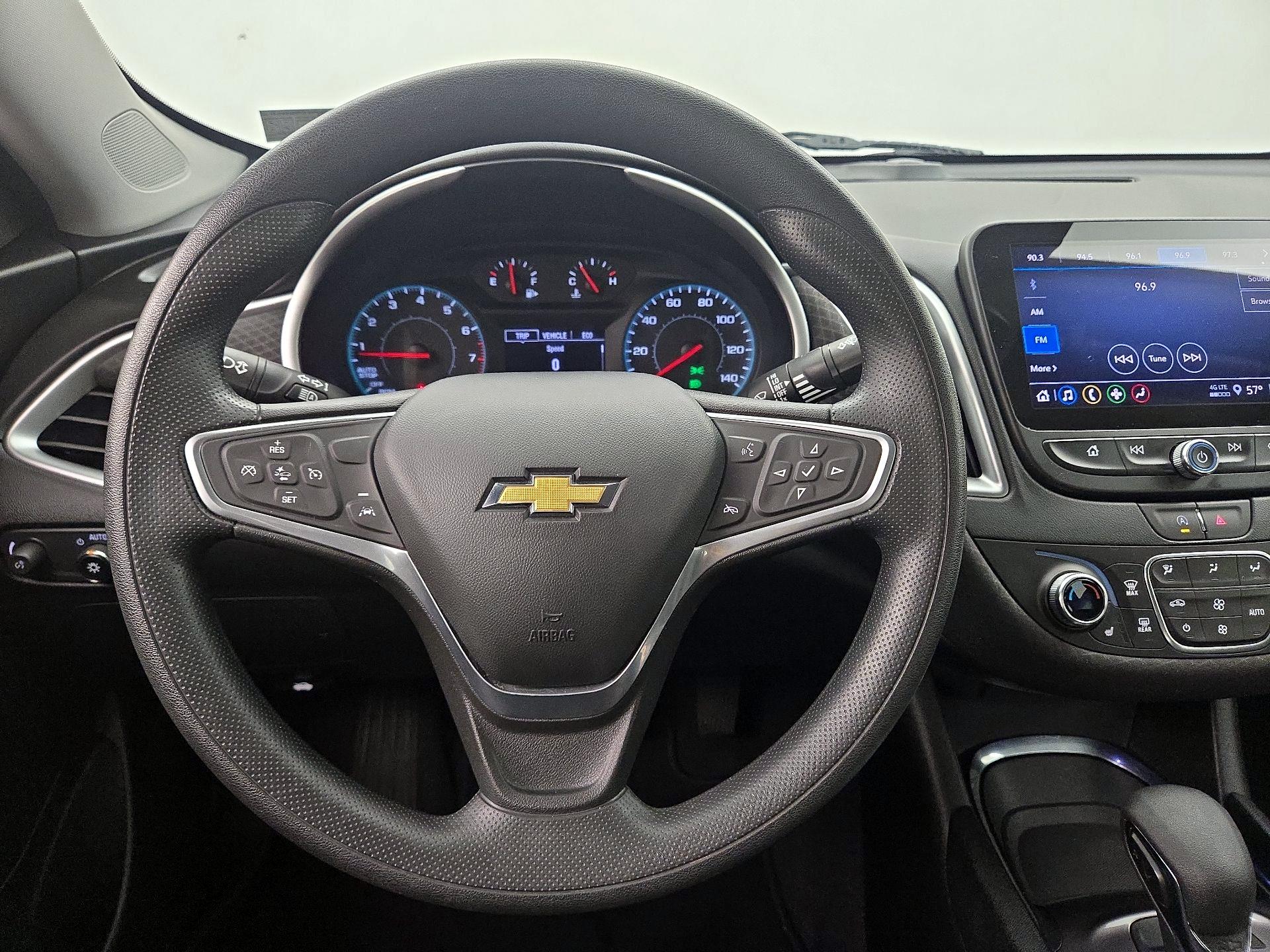 Thumbnail: 2023 Chevrolet Malibu - 10
