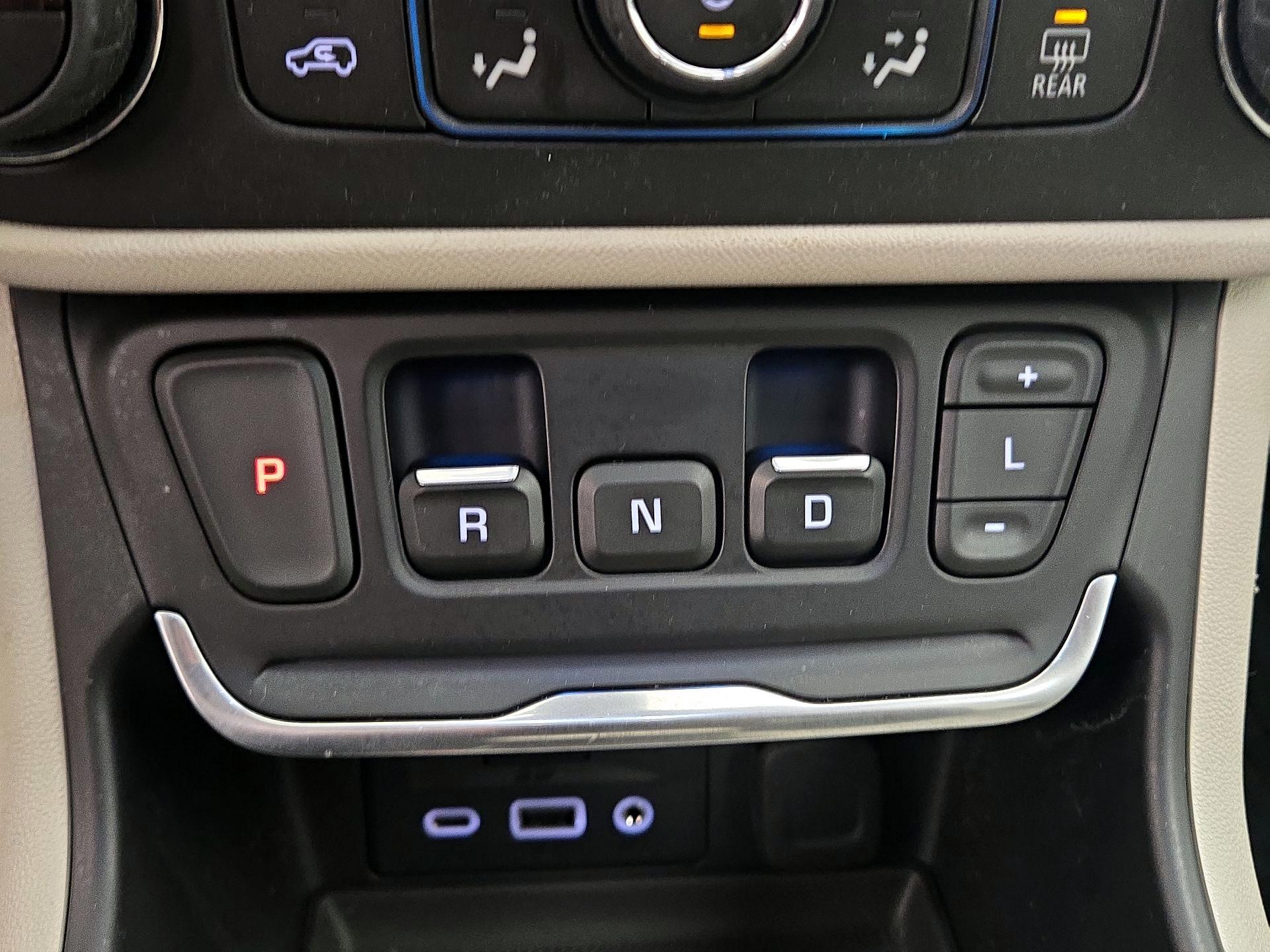 Thumbnail: 2020 GMC Terrain - 17