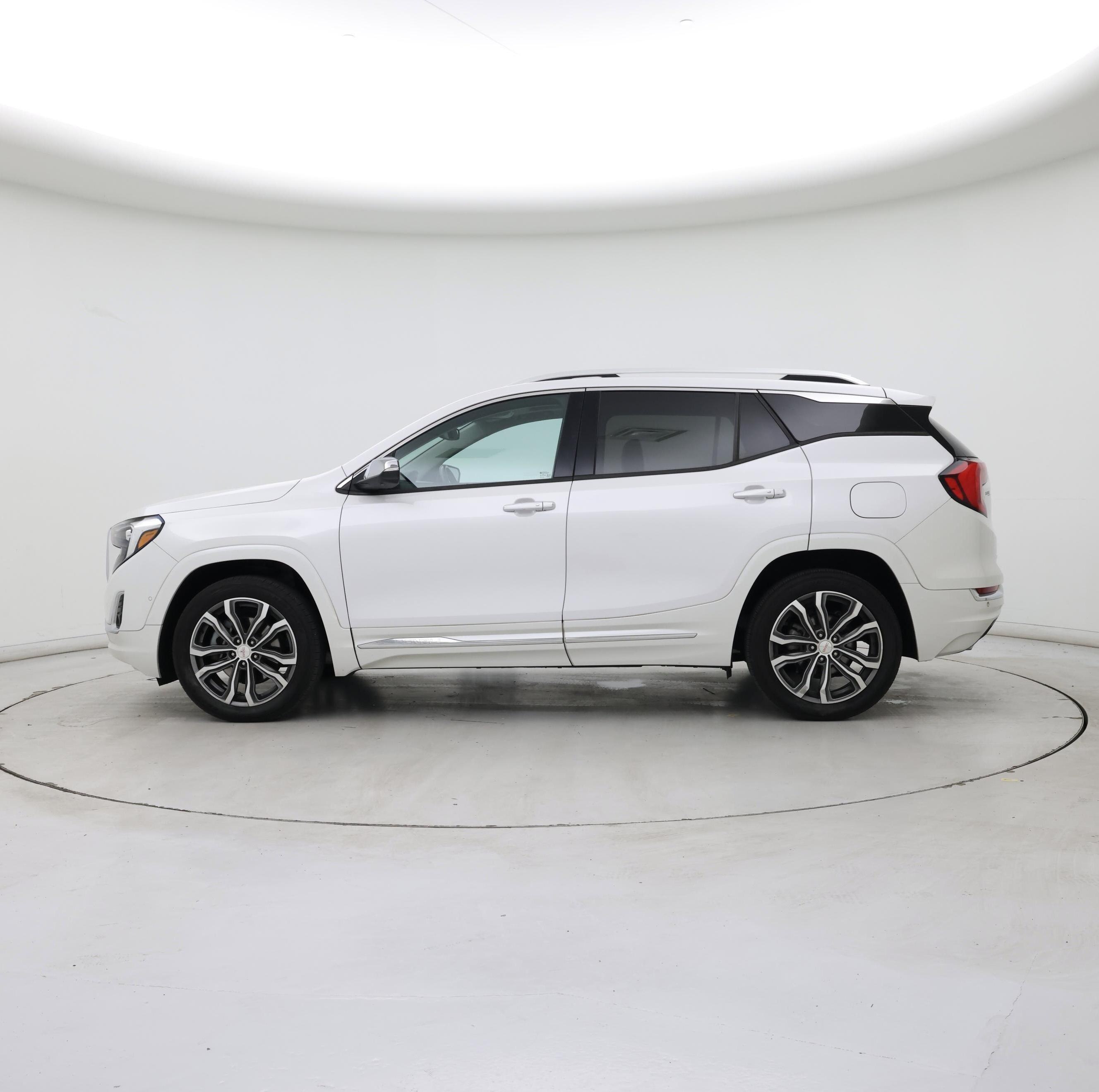 Thumbnail: 2020 GMC Terrain - 3