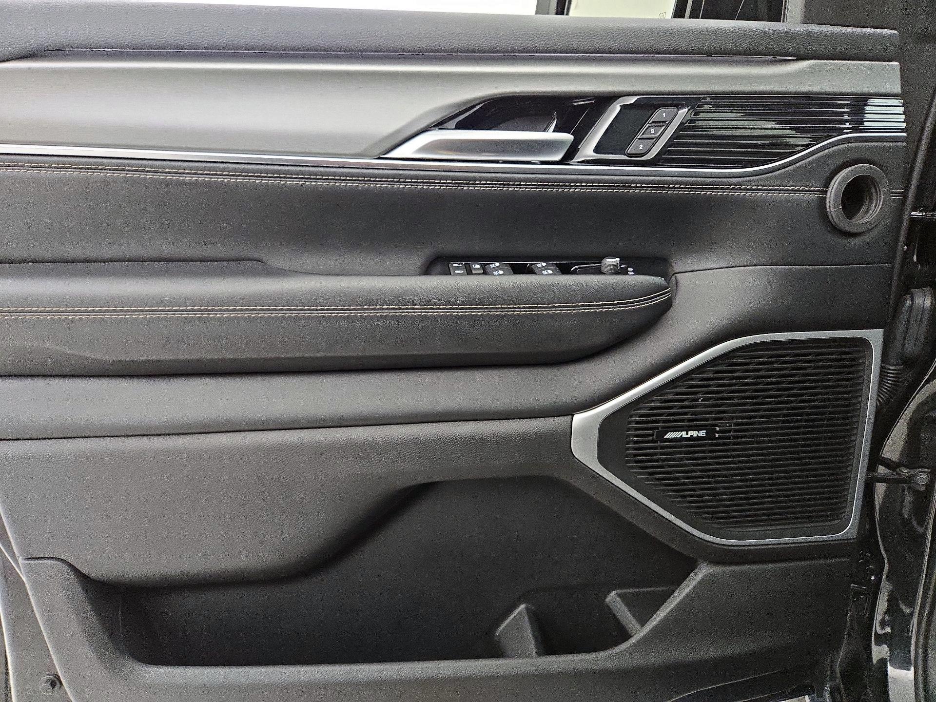 Thumbnail: 2024 Jeep Wagoneer - 12