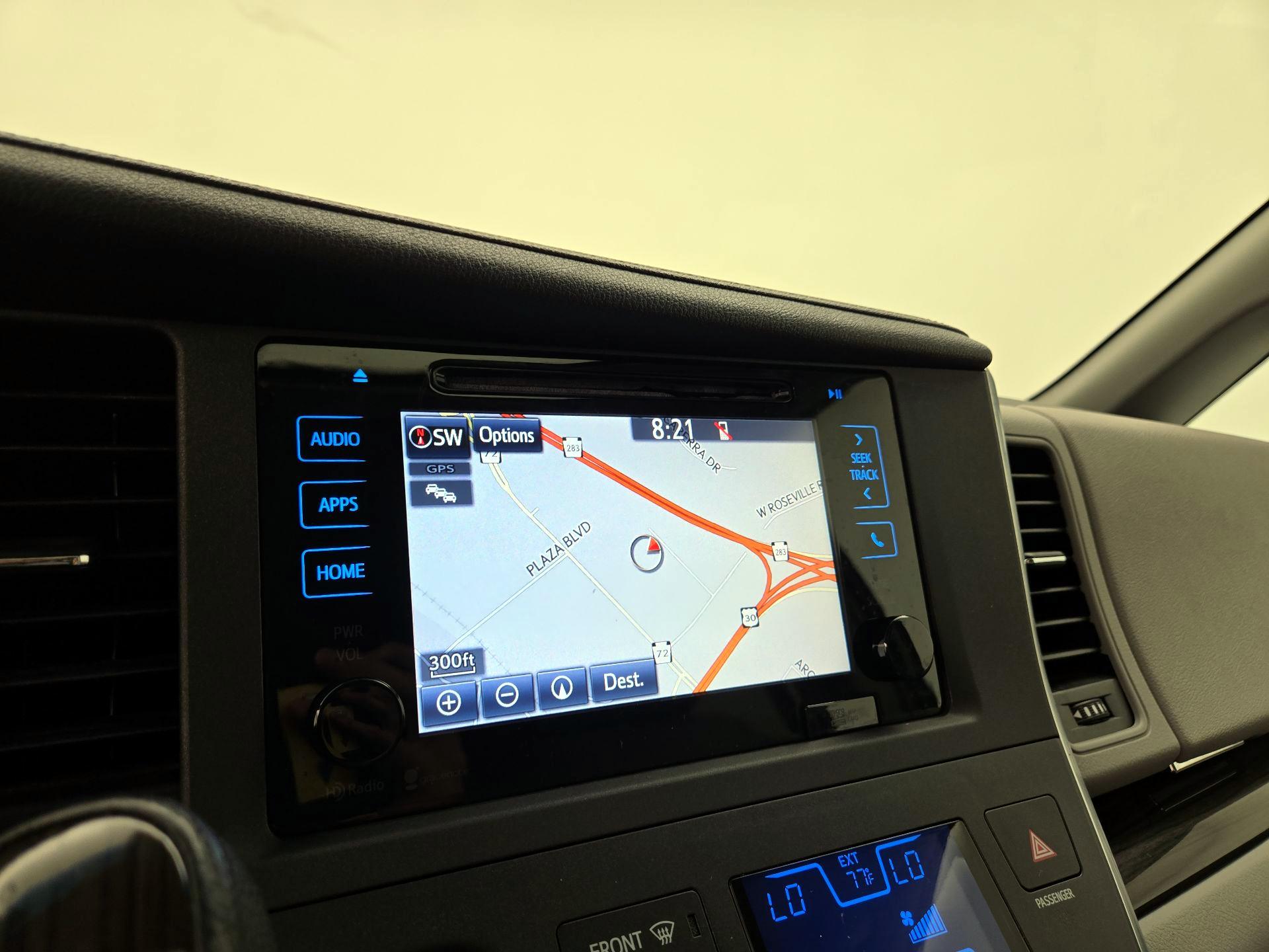 Thumbnail: 2015 Toyota Sienna - 14