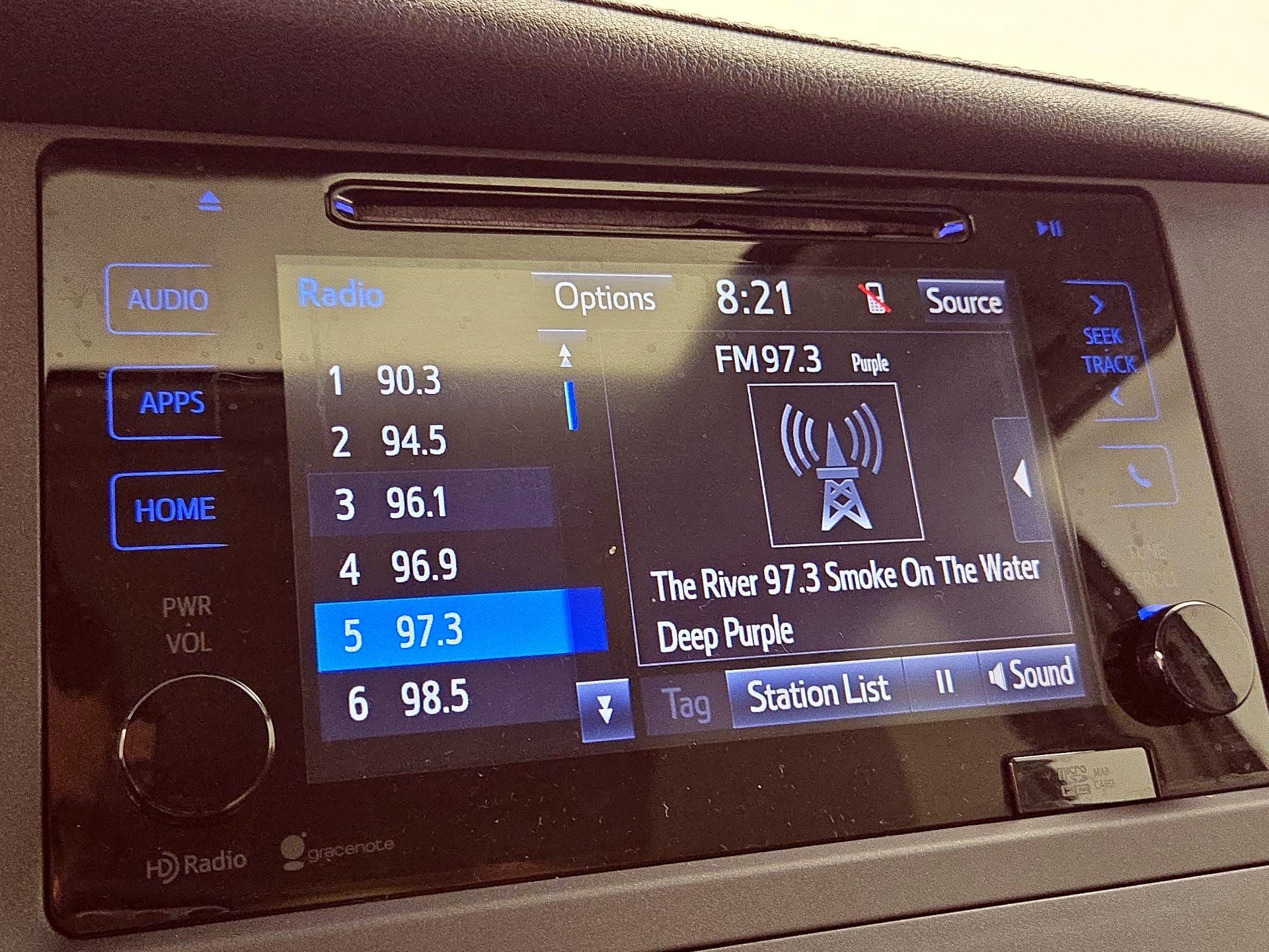 Thumbnail: 2015 Toyota Sienna - 16