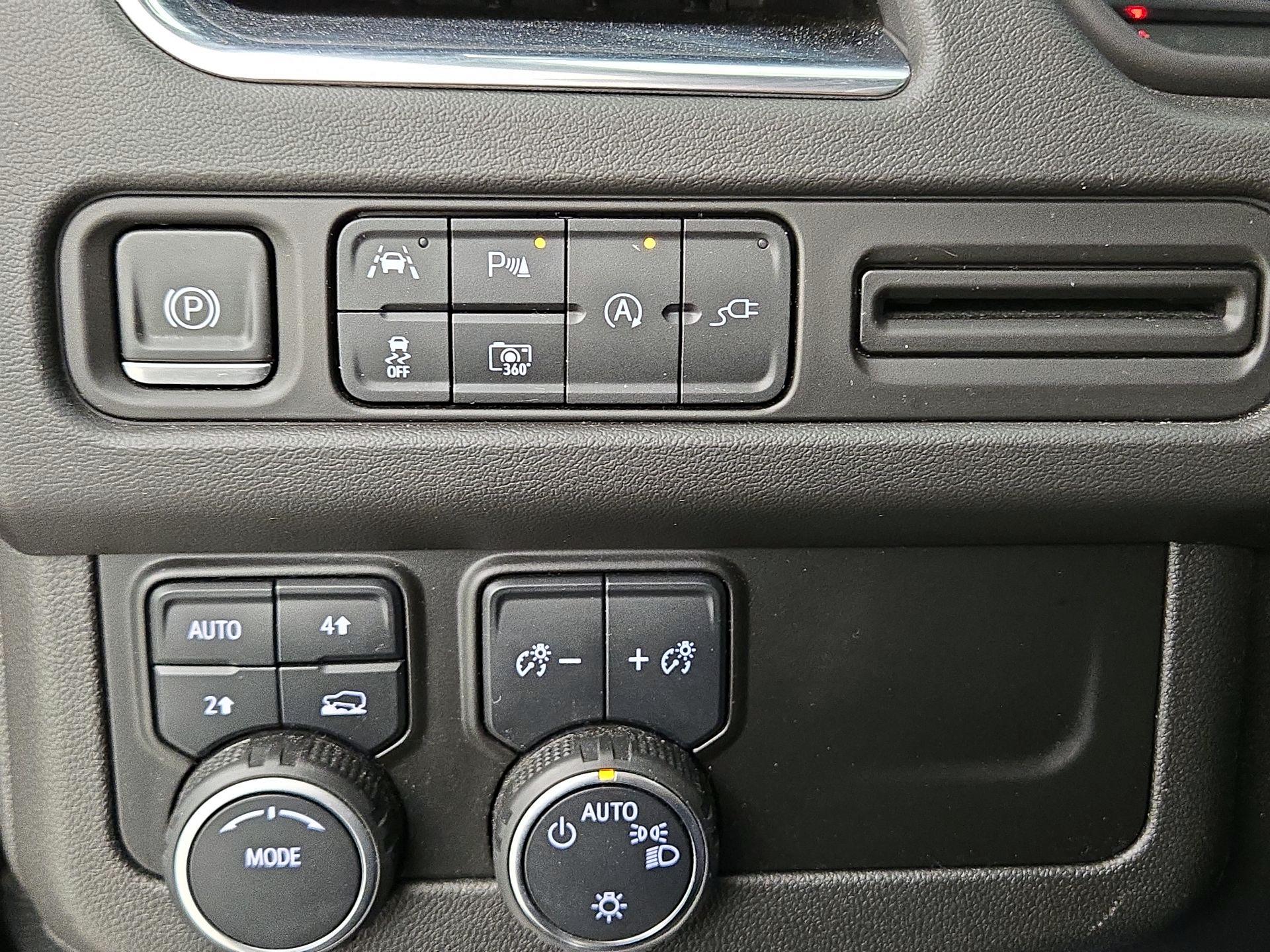 Thumbnail: 2022 Chevrolet Suburban - 13