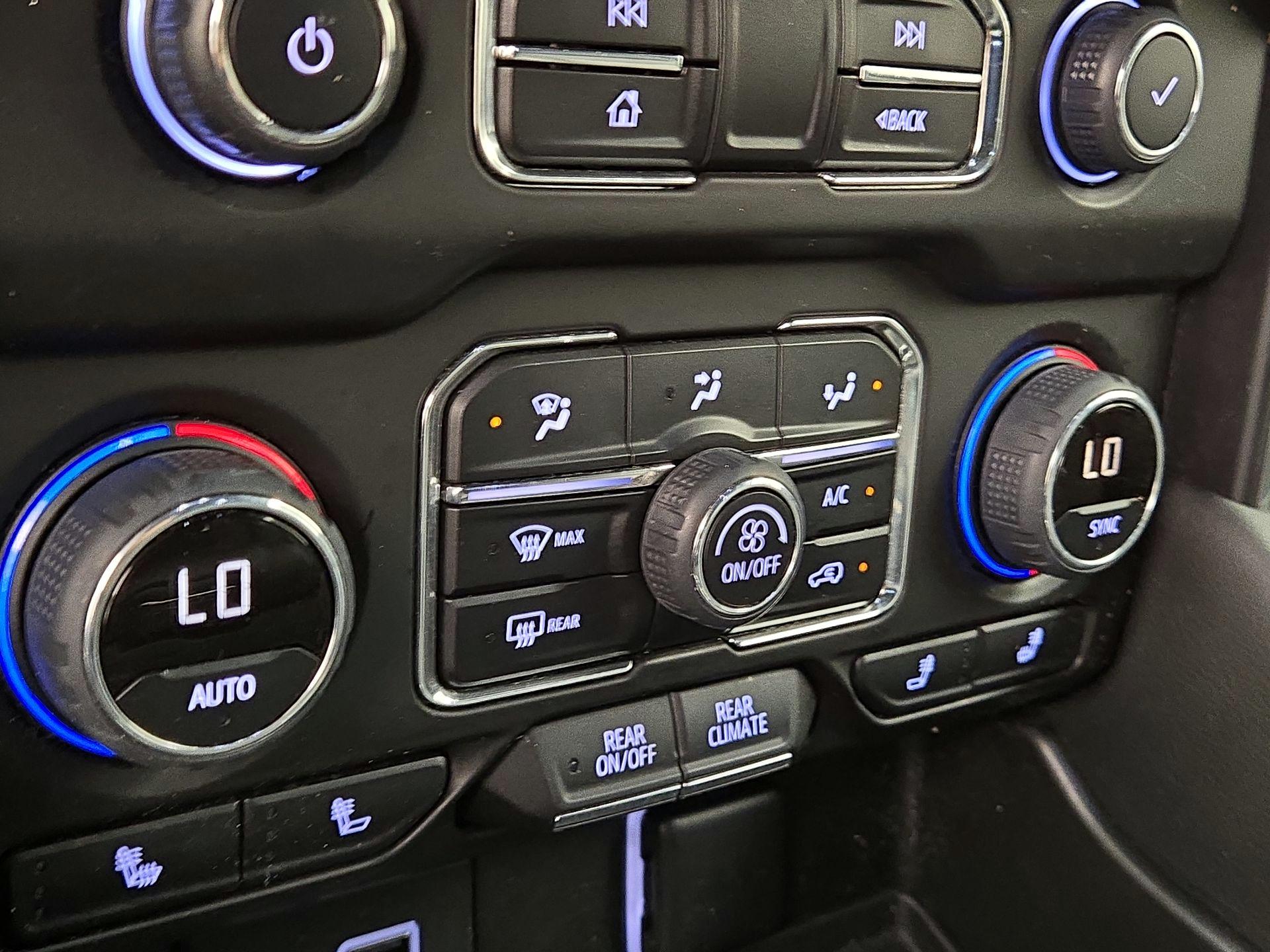 Thumbnail: 2022 Chevrolet Suburban - 16