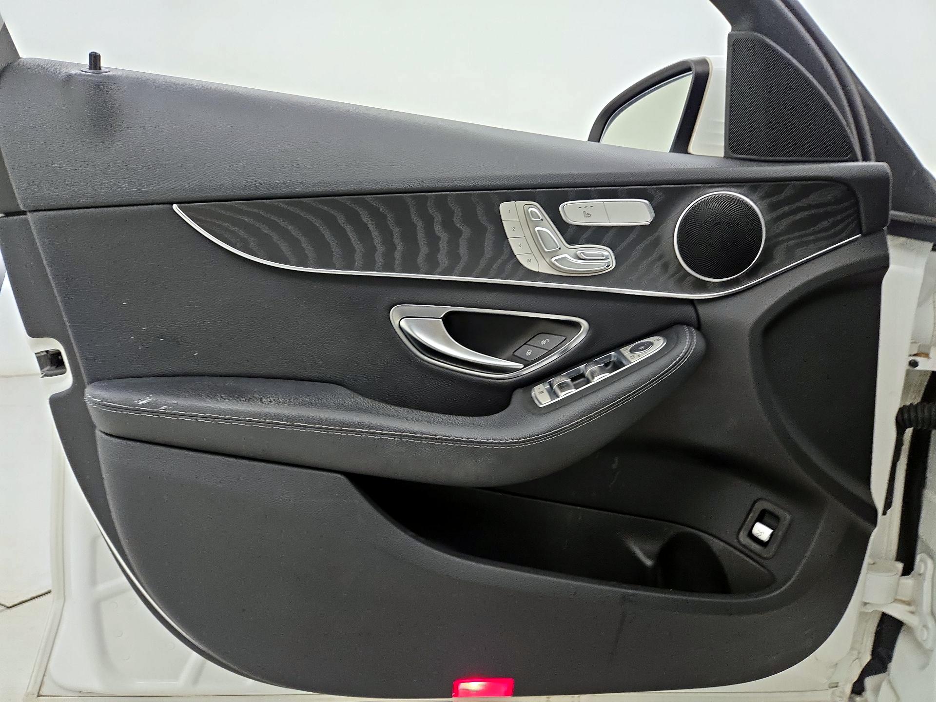 Thumbnail: 2017 Mercedes-Benz C-Class - 12