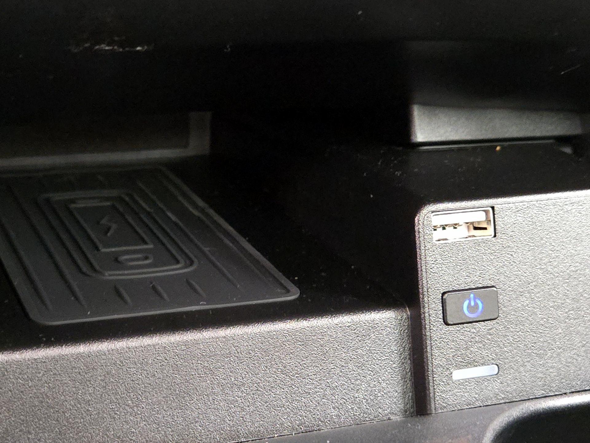 Thumbnail: 2017 Mercedes-Benz C-Class - 18