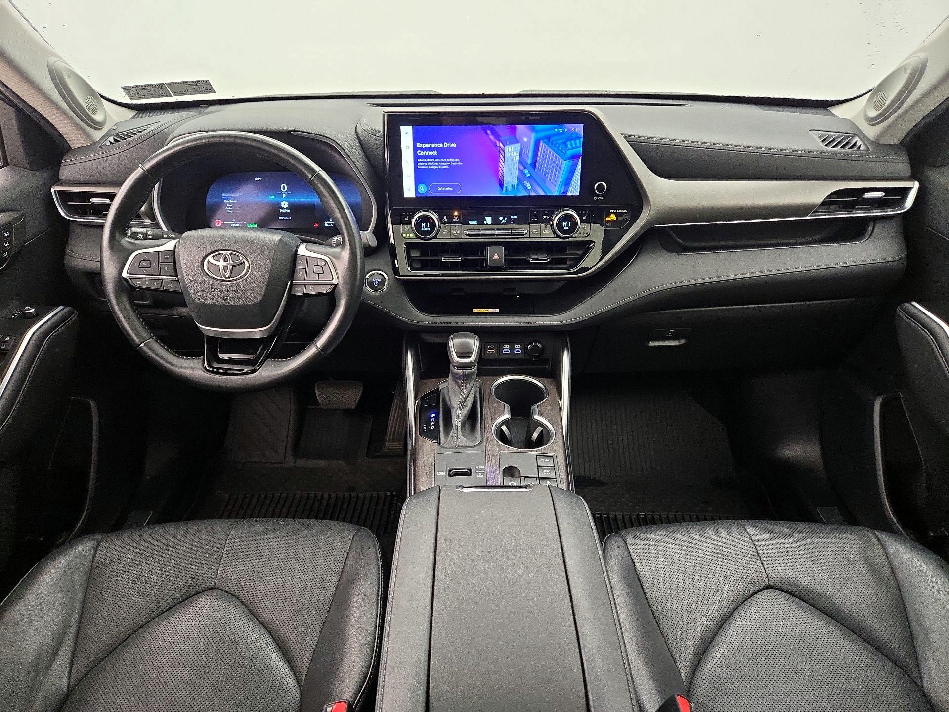 Thumbnail: 2023 Toyota Highlander - 9