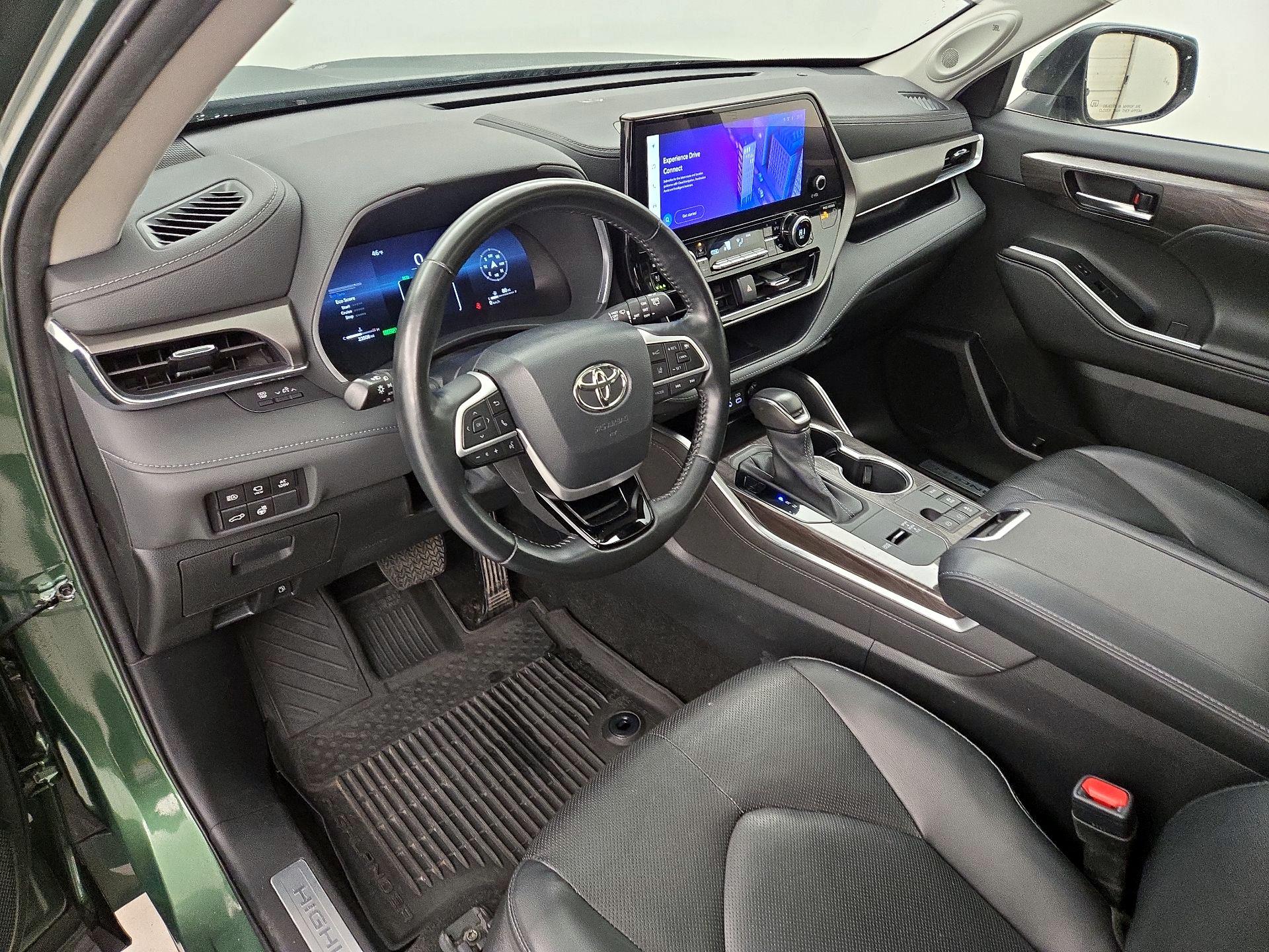 Thumbnail: 2023 Toyota Highlander - 11