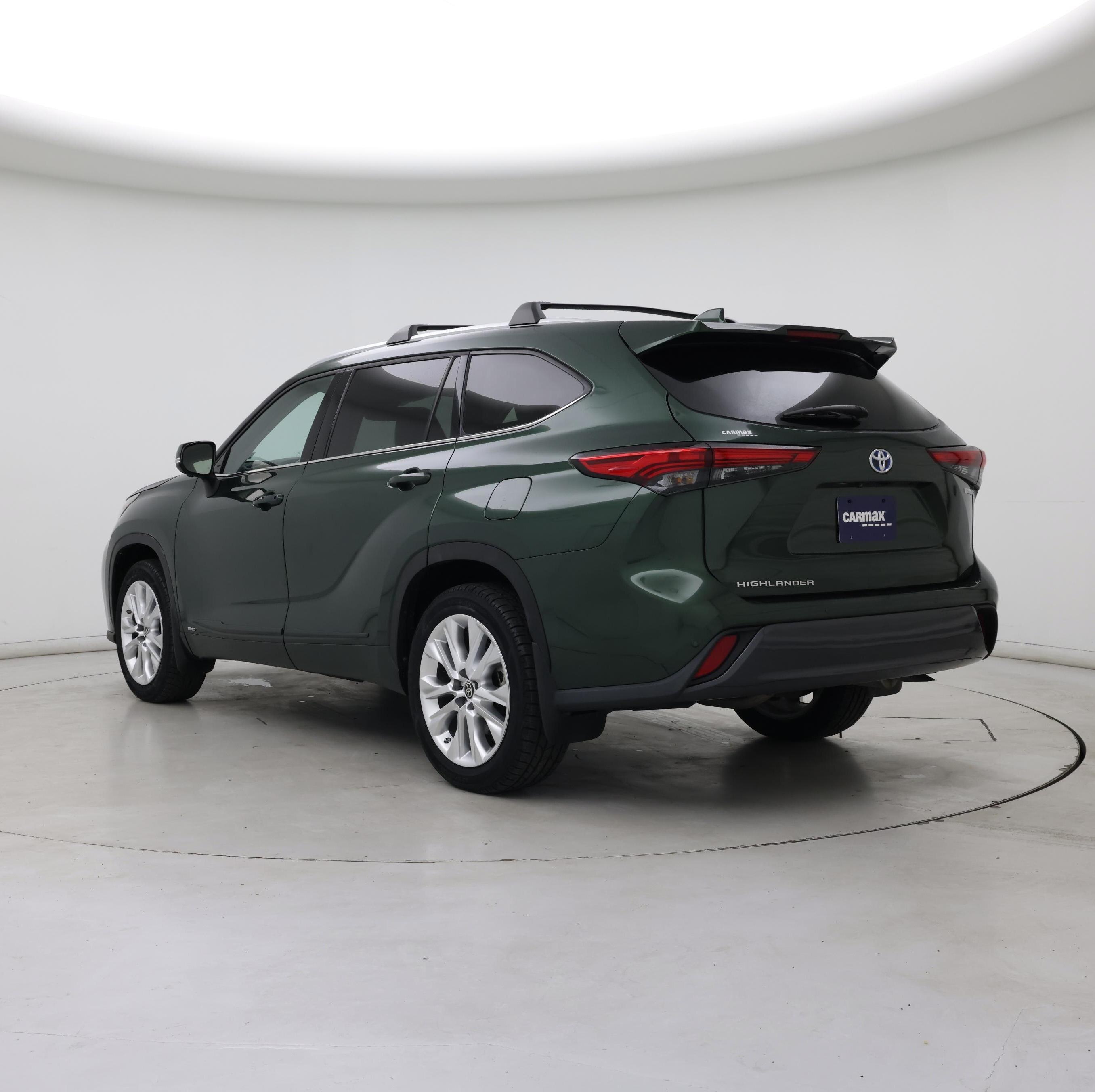 Thumbnail: 2023 Toyota Highlander - 2