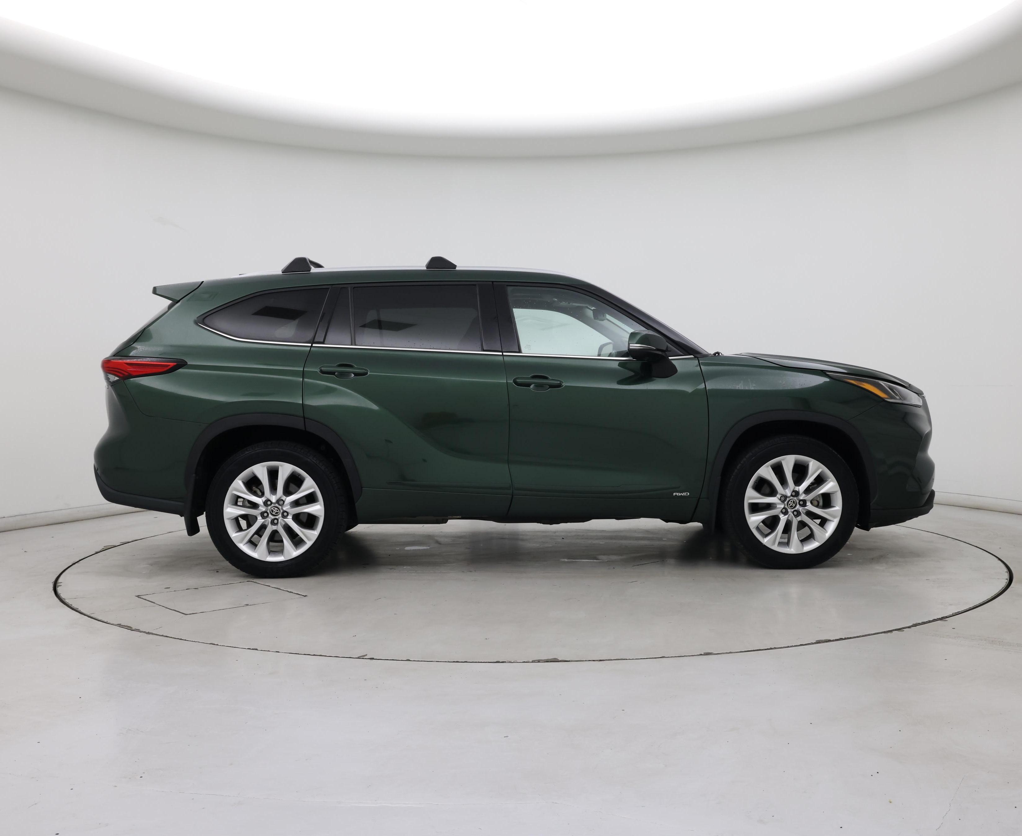 Thumbnail: 2023 Toyota Highlander - 7