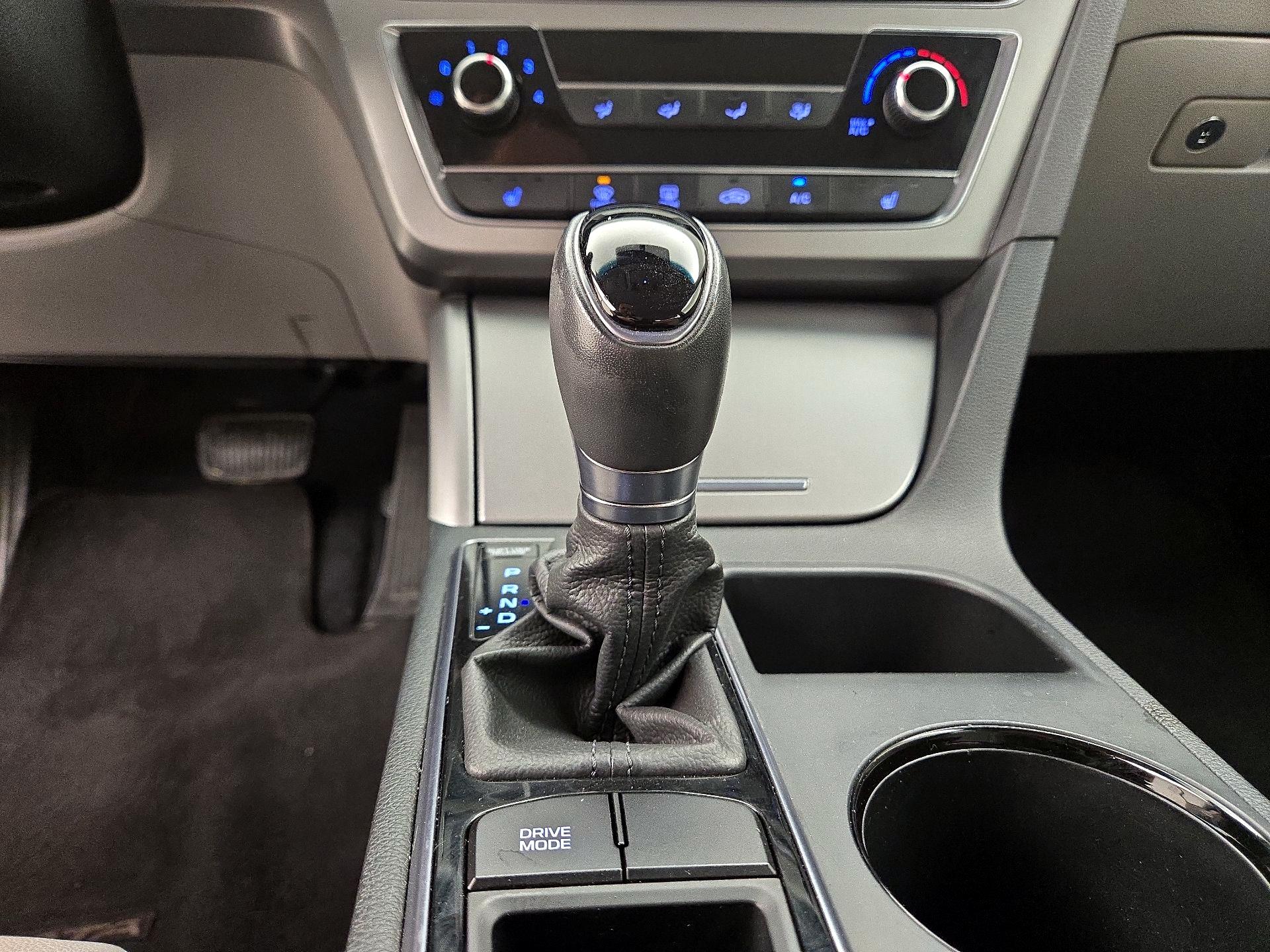 Thumbnail: 2016 Hyundai Sonata - 17