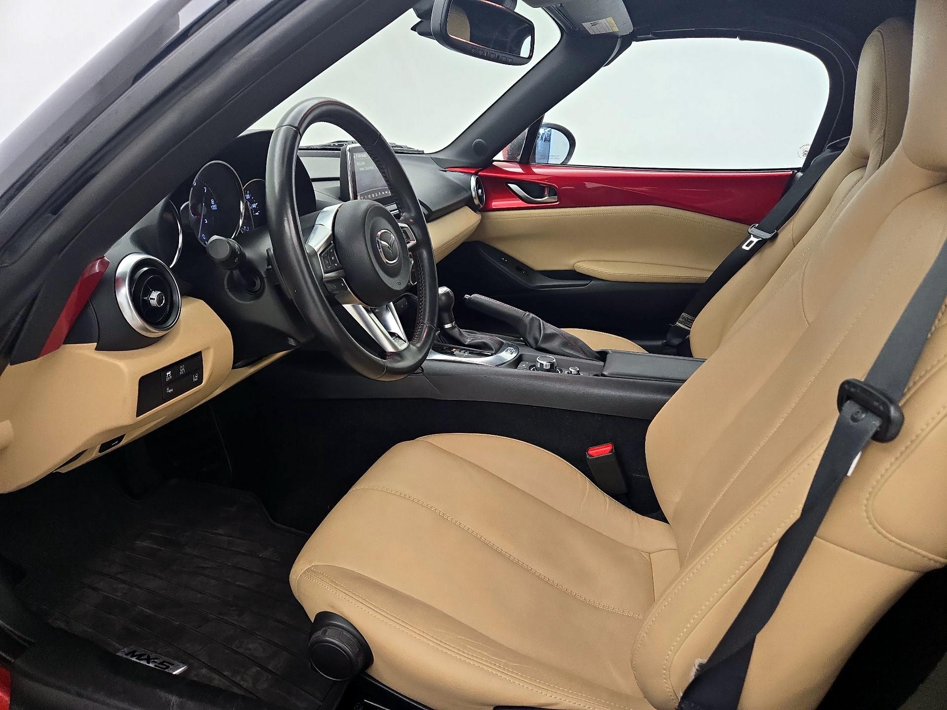 Thumbnail: 2016 Mazda MX-5 Miata - 11