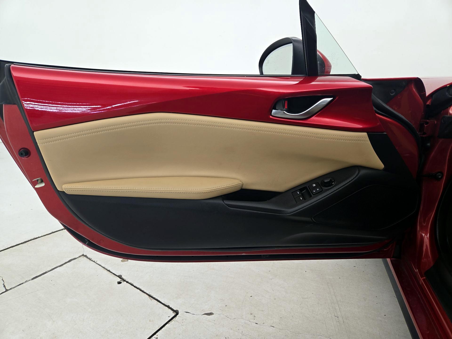 Thumbnail: 2016 Mazda MX-5 Miata - 12