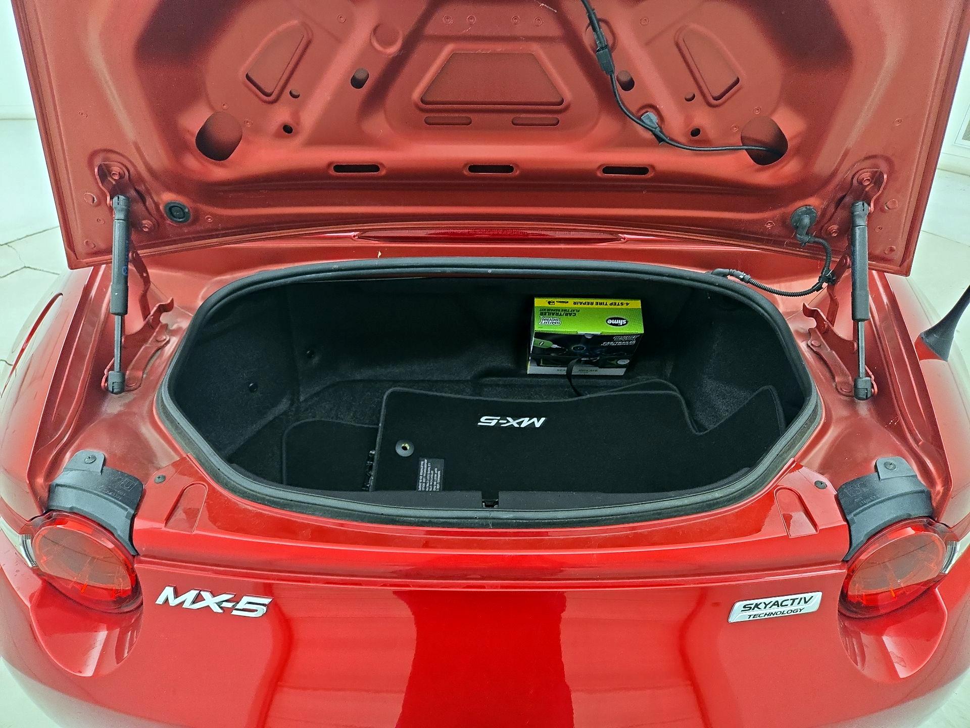 Thumbnail: 2016 Mazda MX-5 Miata - 18