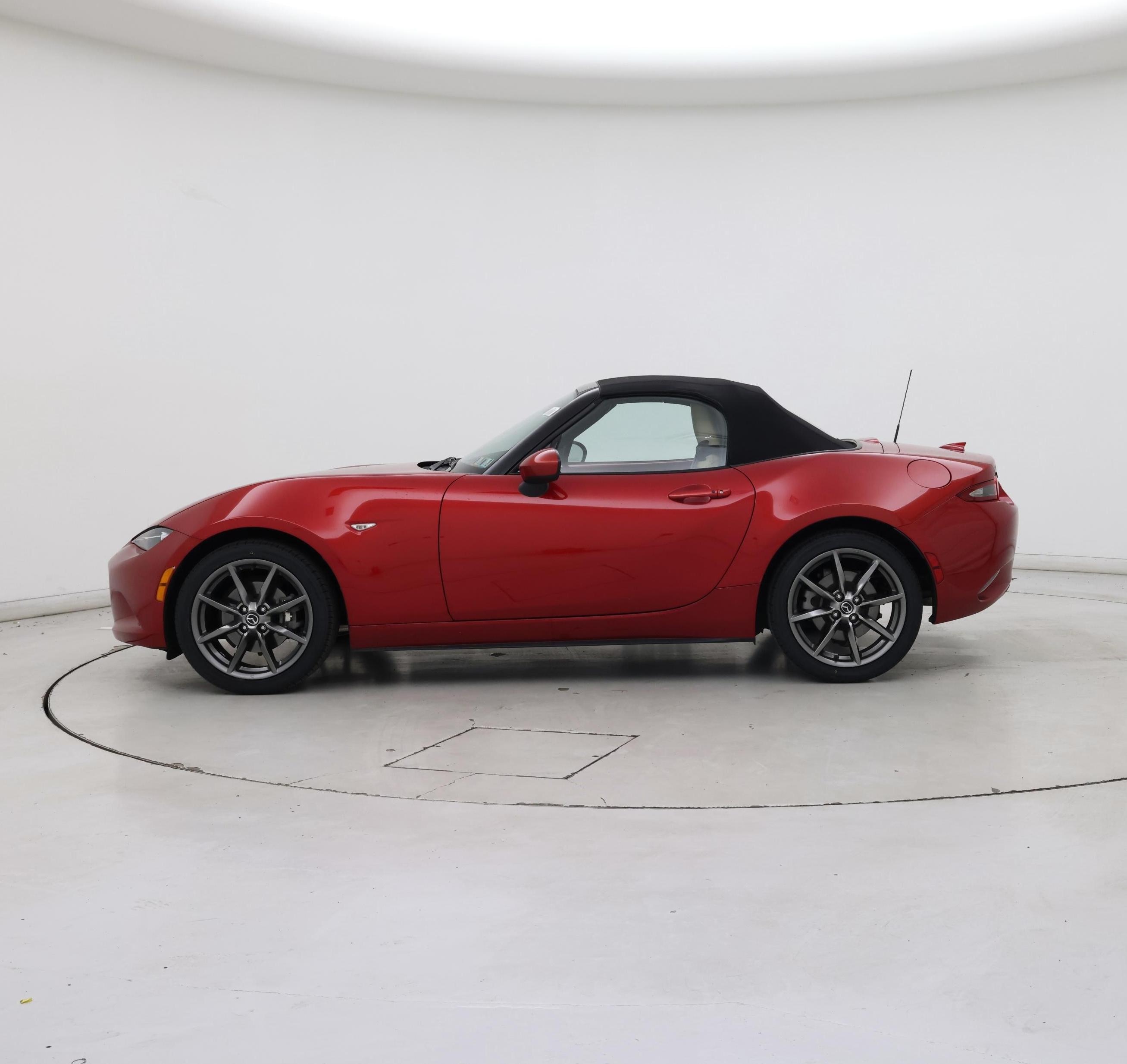Thumbnail: 2016 Mazda MX-5 Miata - 3