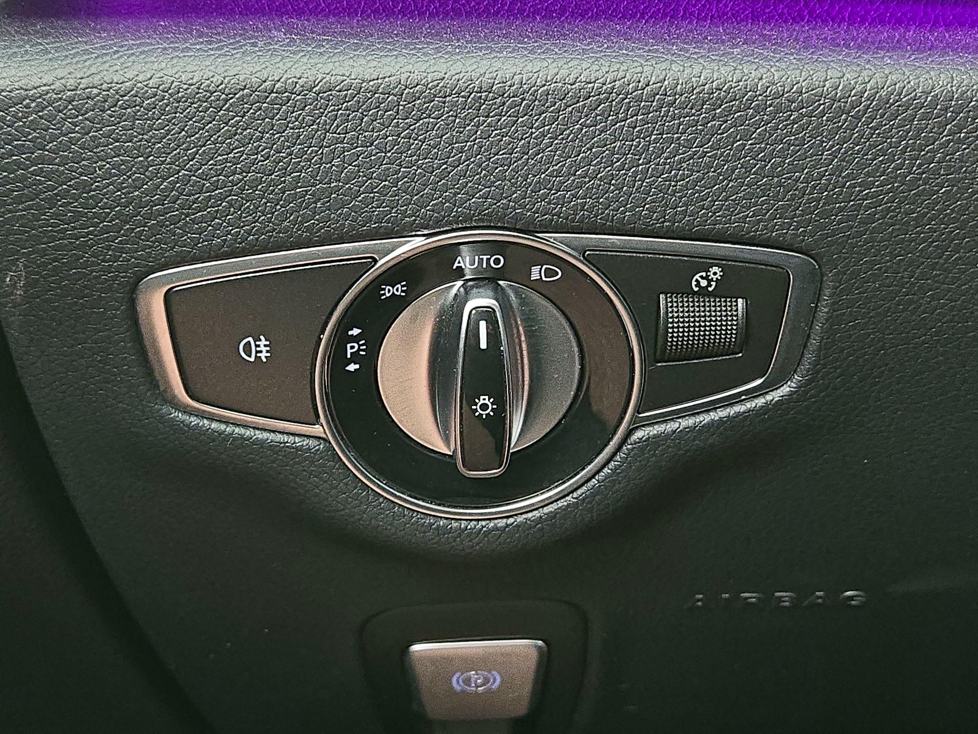 Thumbnail: 2020 Mercedes-Benz E-Class - 13