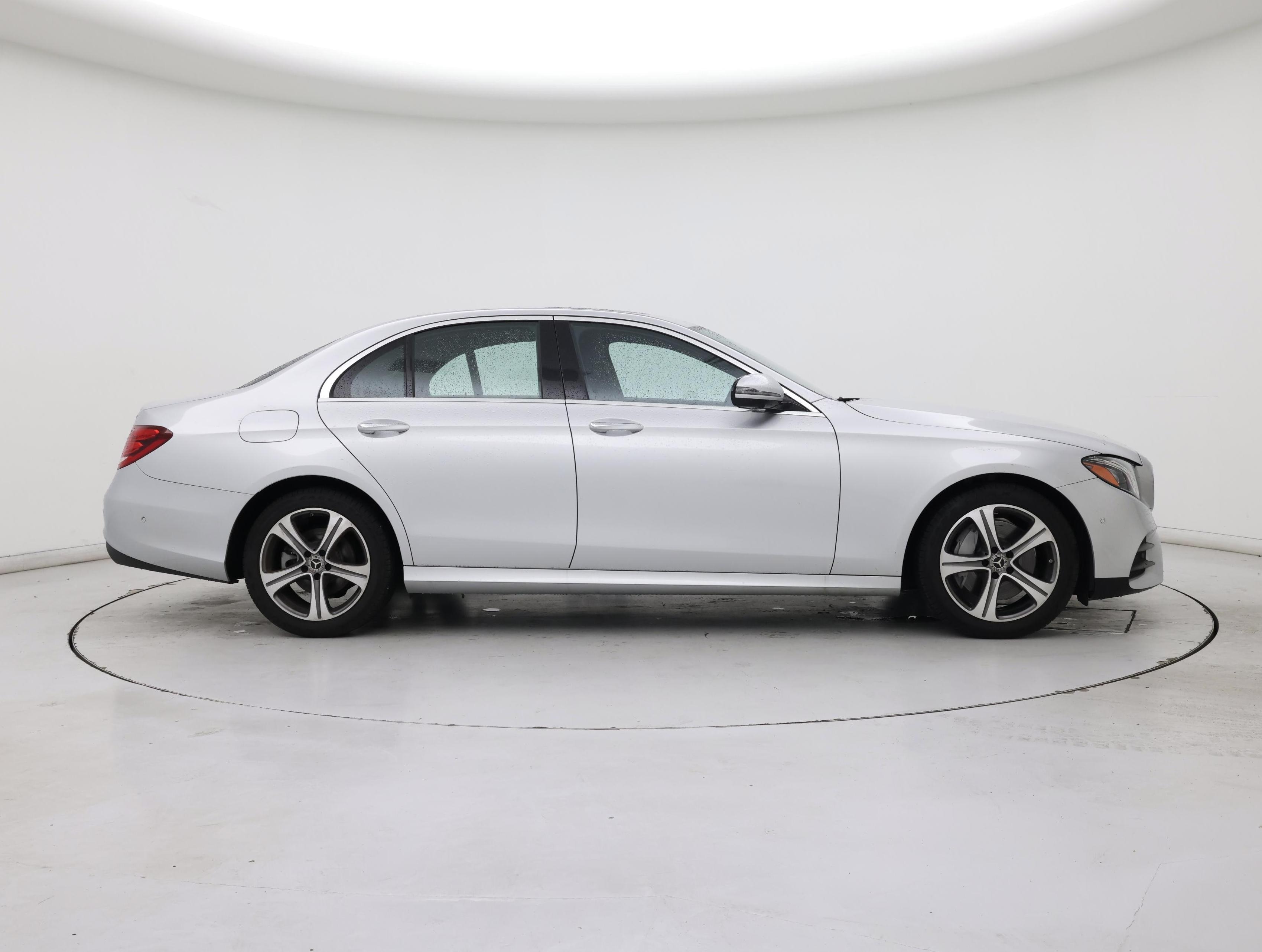 Thumbnail: 2020 Mercedes-Benz E-Class - 7