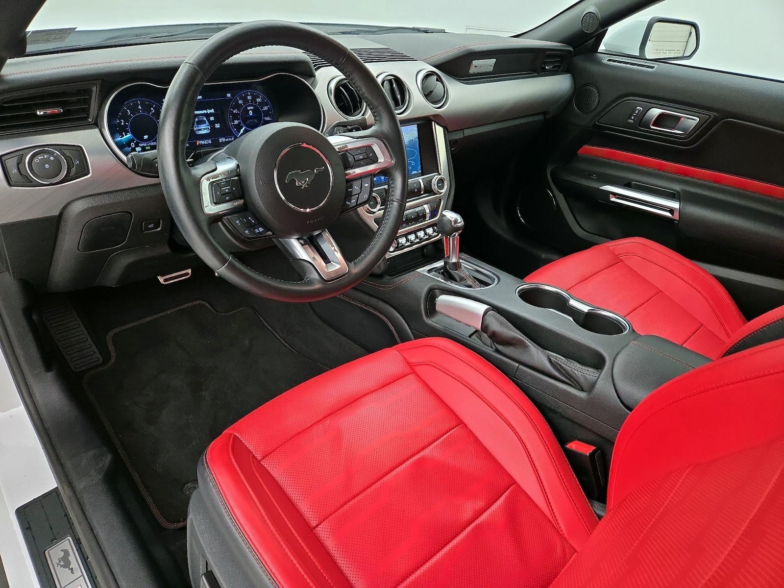 2022 Ford Mustang EcoBoost Premium - Photo 12