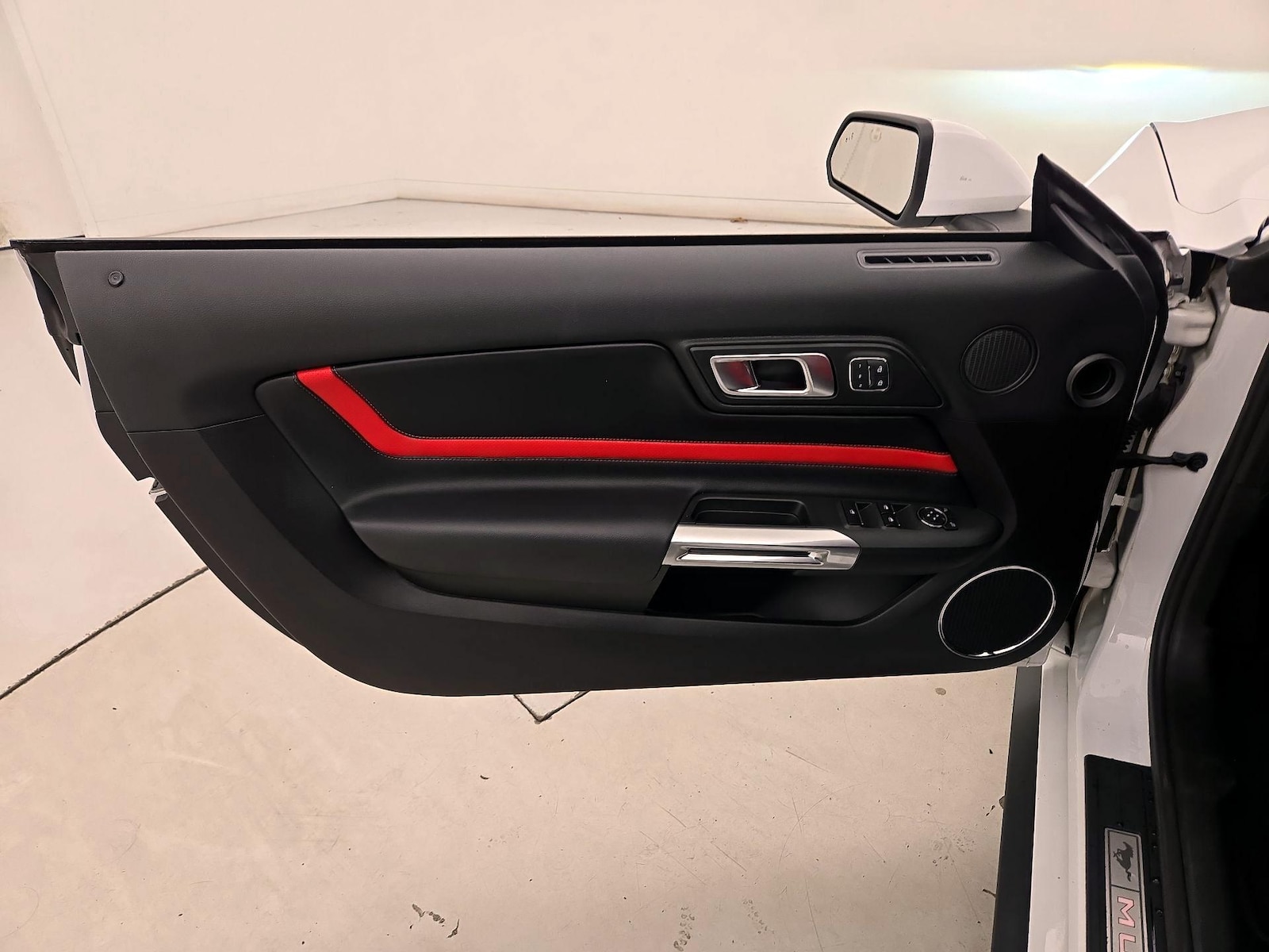 2022 Ford Mustang EcoBoost Premium - Photo 13
