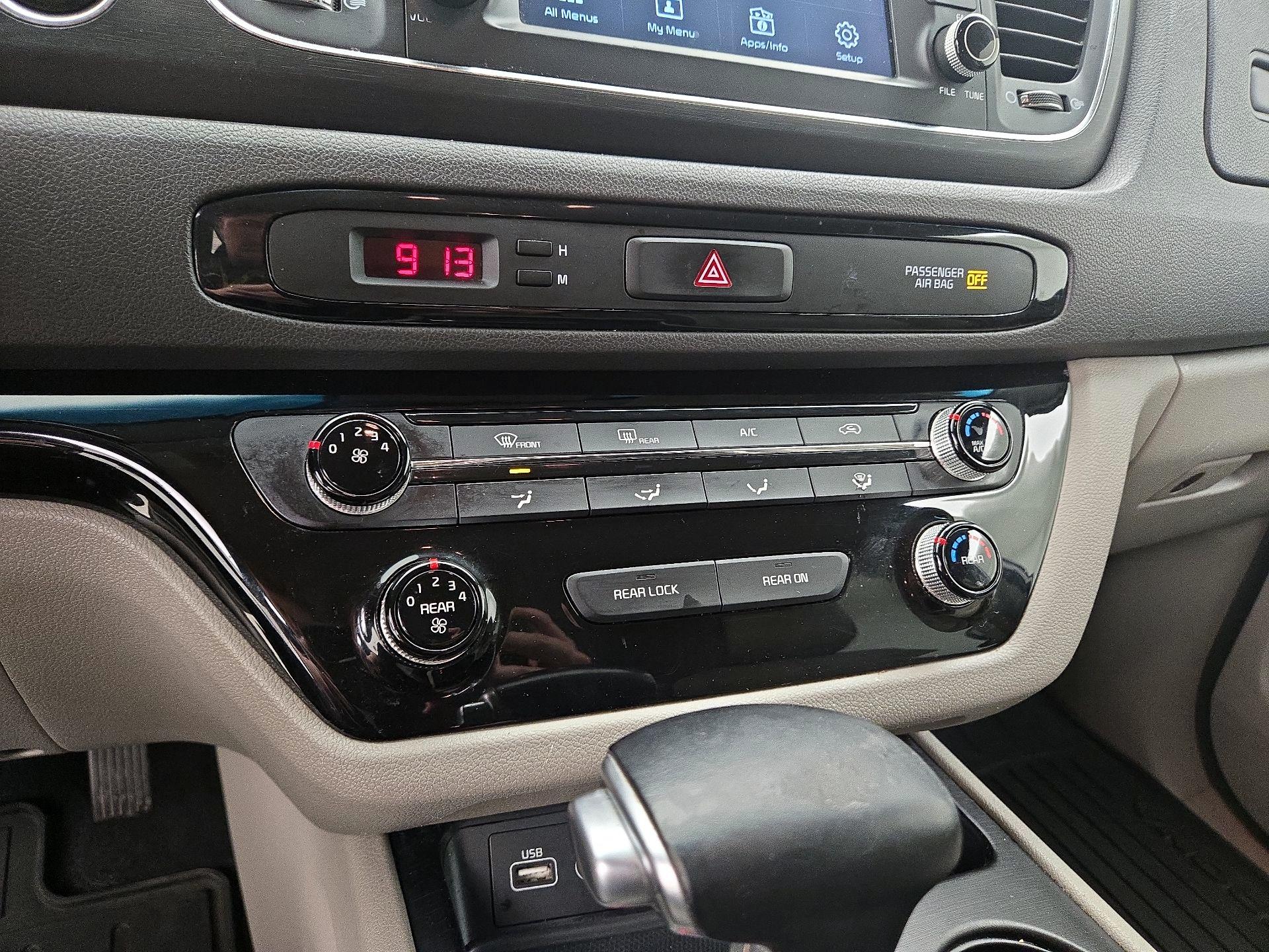Thumbnail: 2018 Kia Sedona - 16