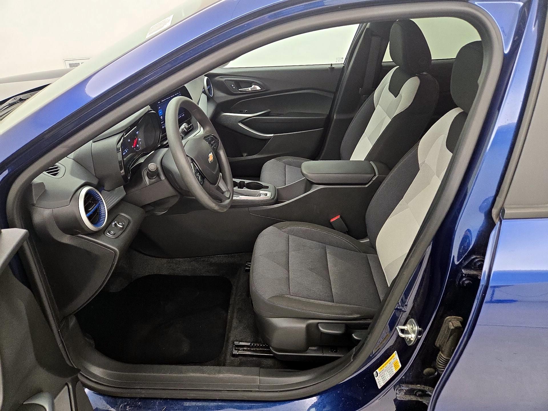 Thumbnail: 2024 Chevrolet Trax - 11