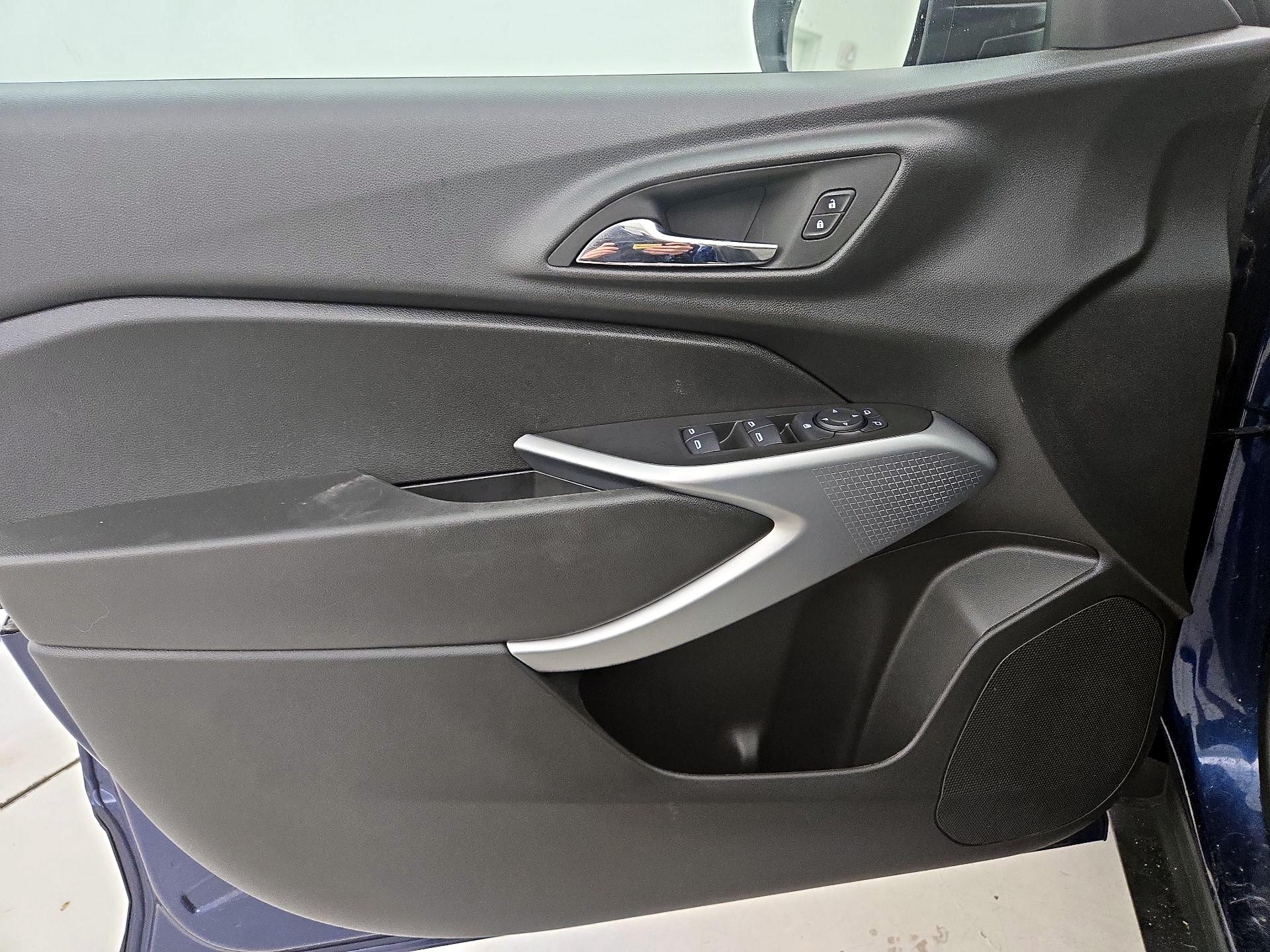 Thumbnail: 2024 Chevrolet Trax - 12