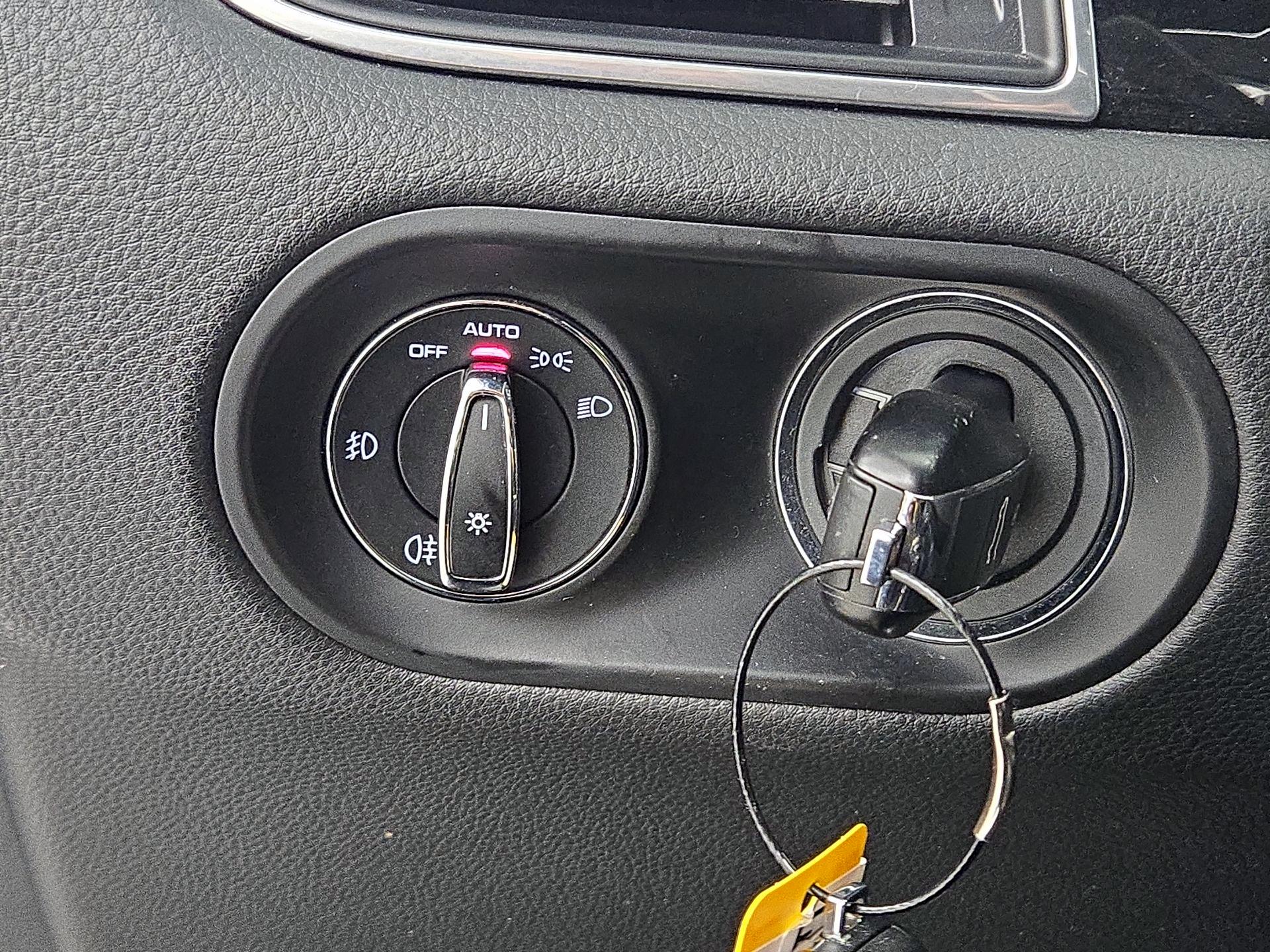 Thumbnail: 2018 Porsche Macan - 13