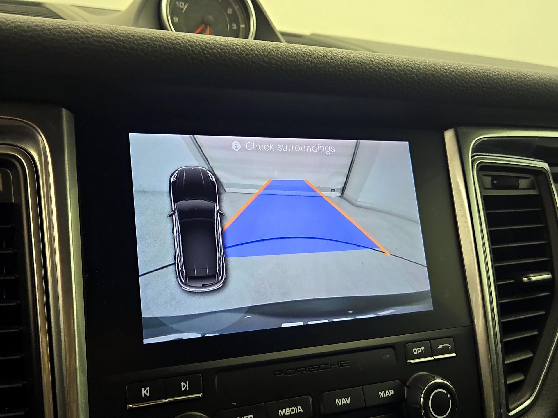 Thumbnail: 2018 Porsche Macan - 14