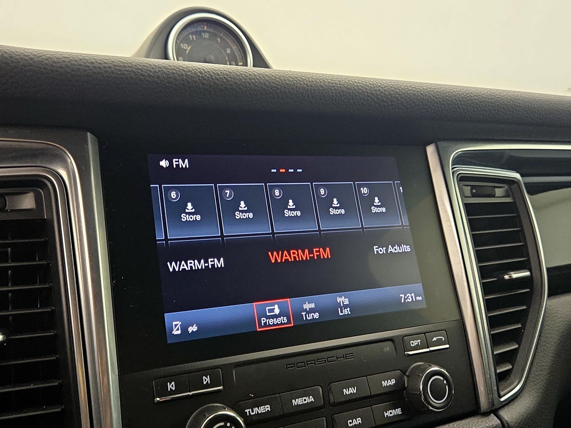 Thumbnail: 2018 Porsche Macan - 15