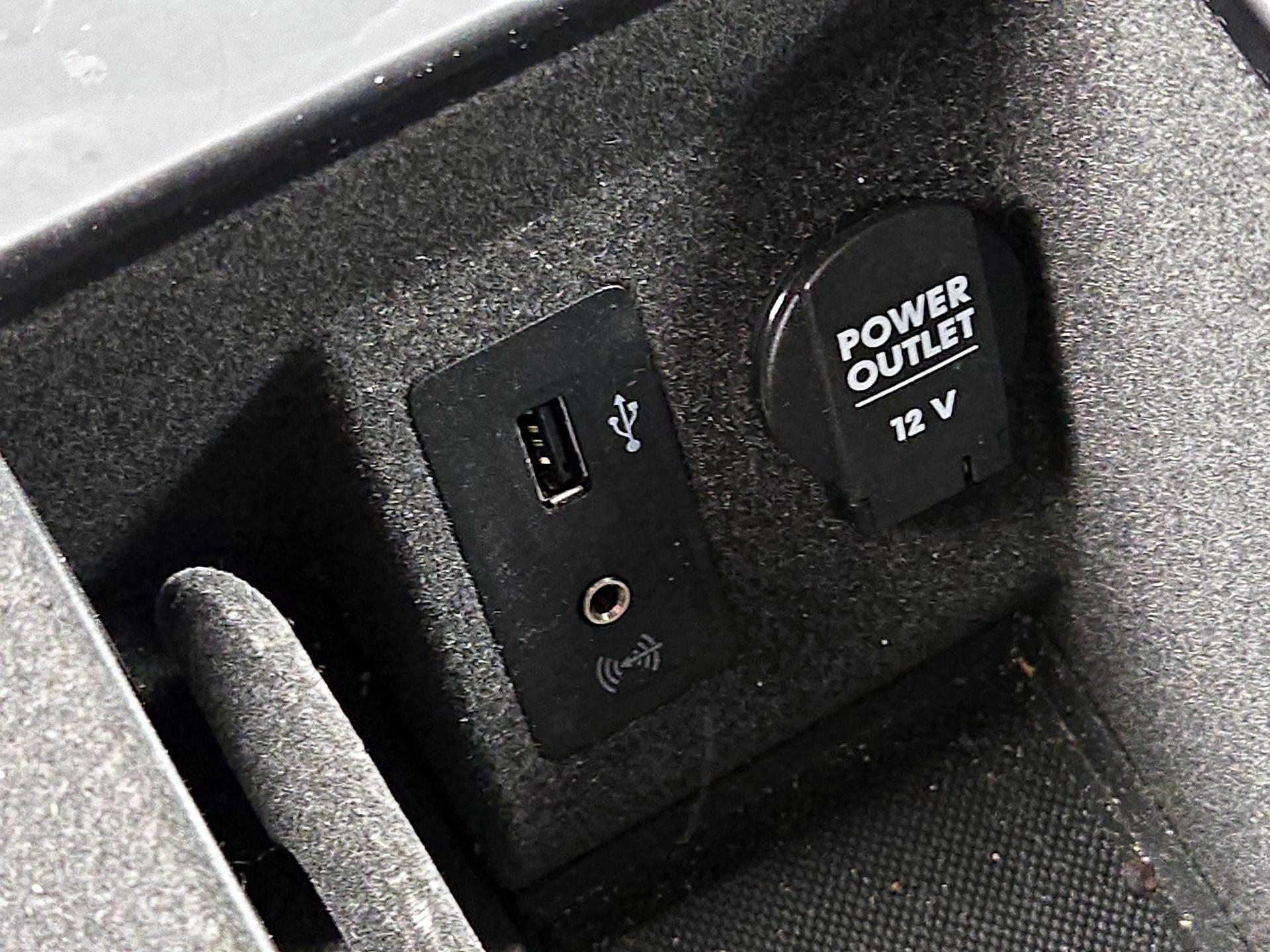 Thumbnail: 2018 Porsche Macan - 18