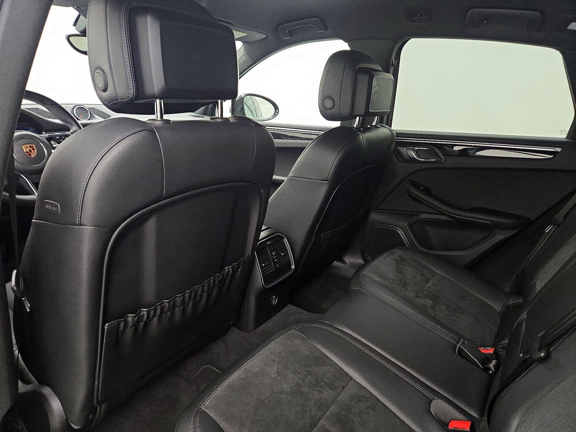 Thumbnail: 2018 Porsche Macan - 19