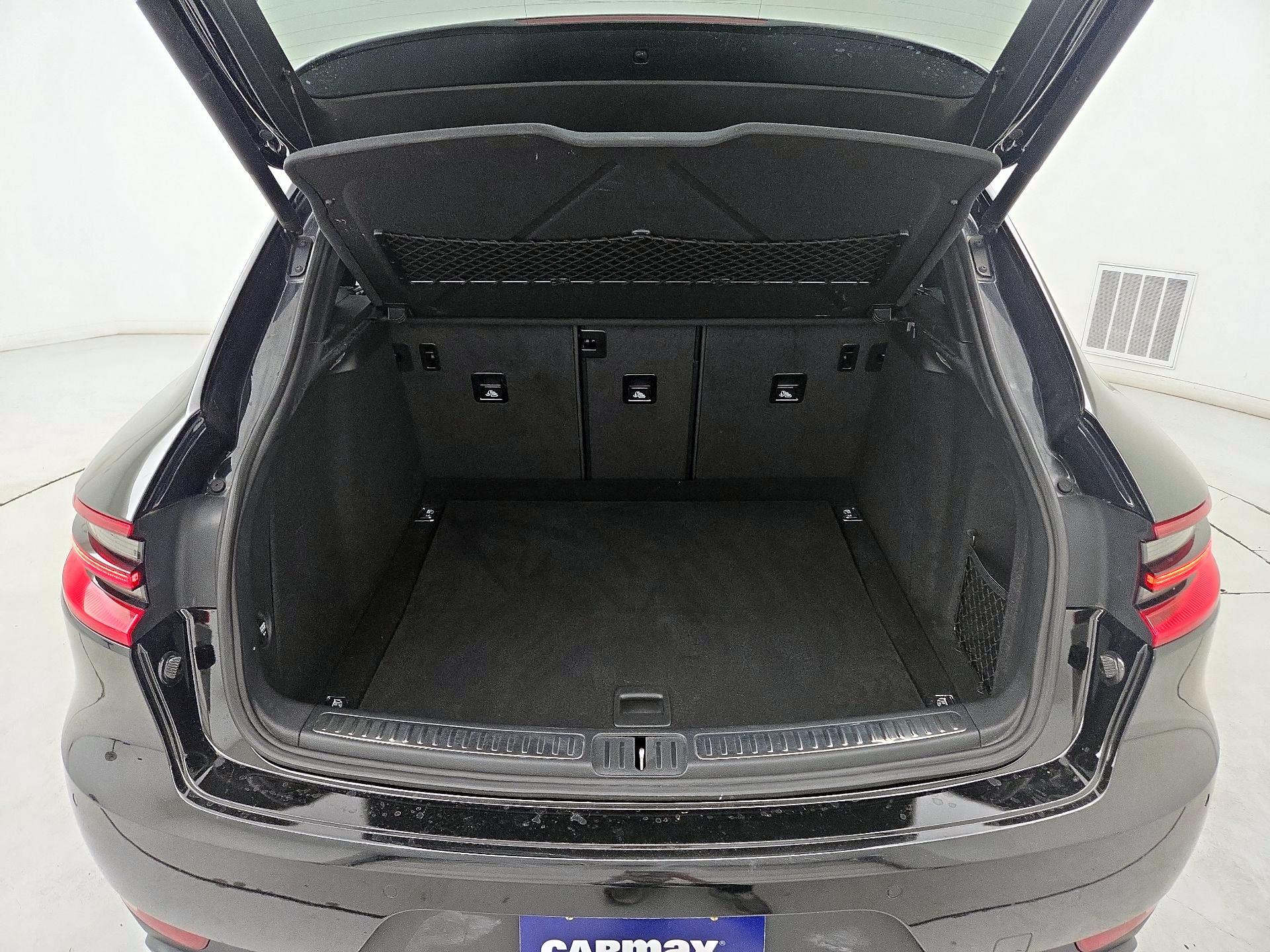 Thumbnail: 2018 Porsche Macan - 20