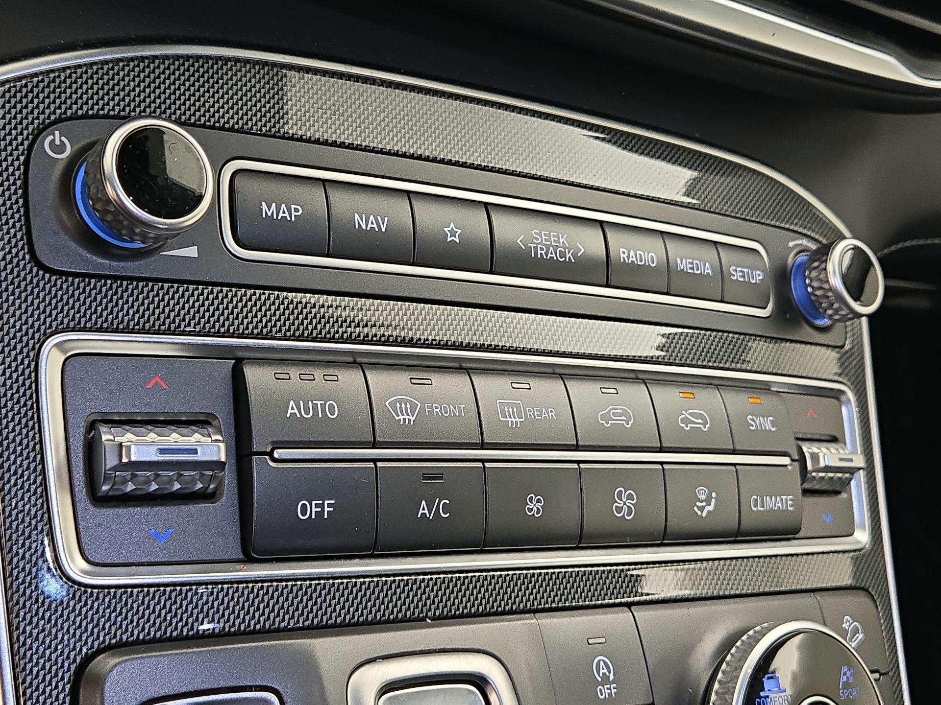 Thumbnail: 2021 Hyundai Santa Fe - 16