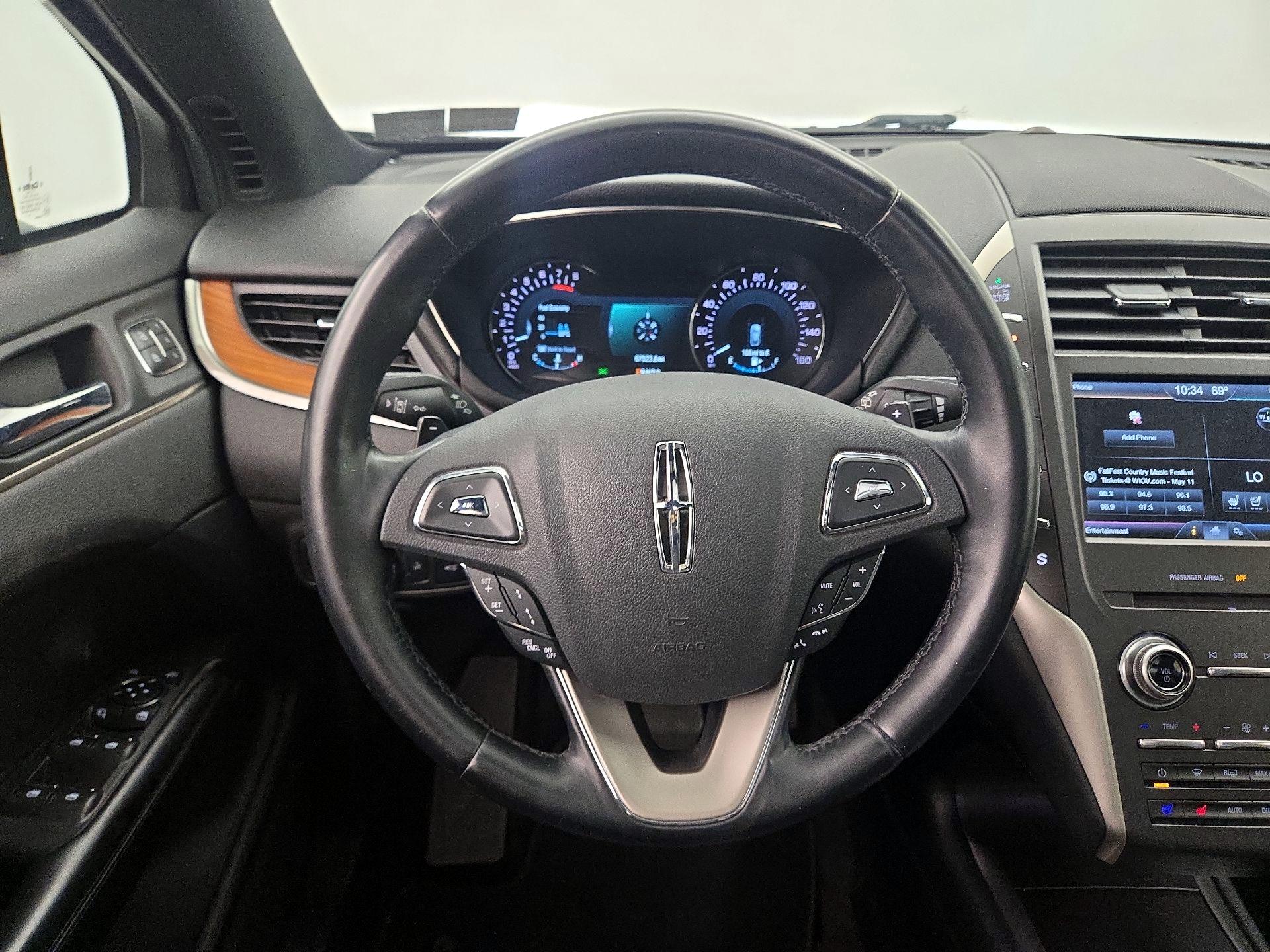 Thumbnail: 2015 Lincoln MKC - 10