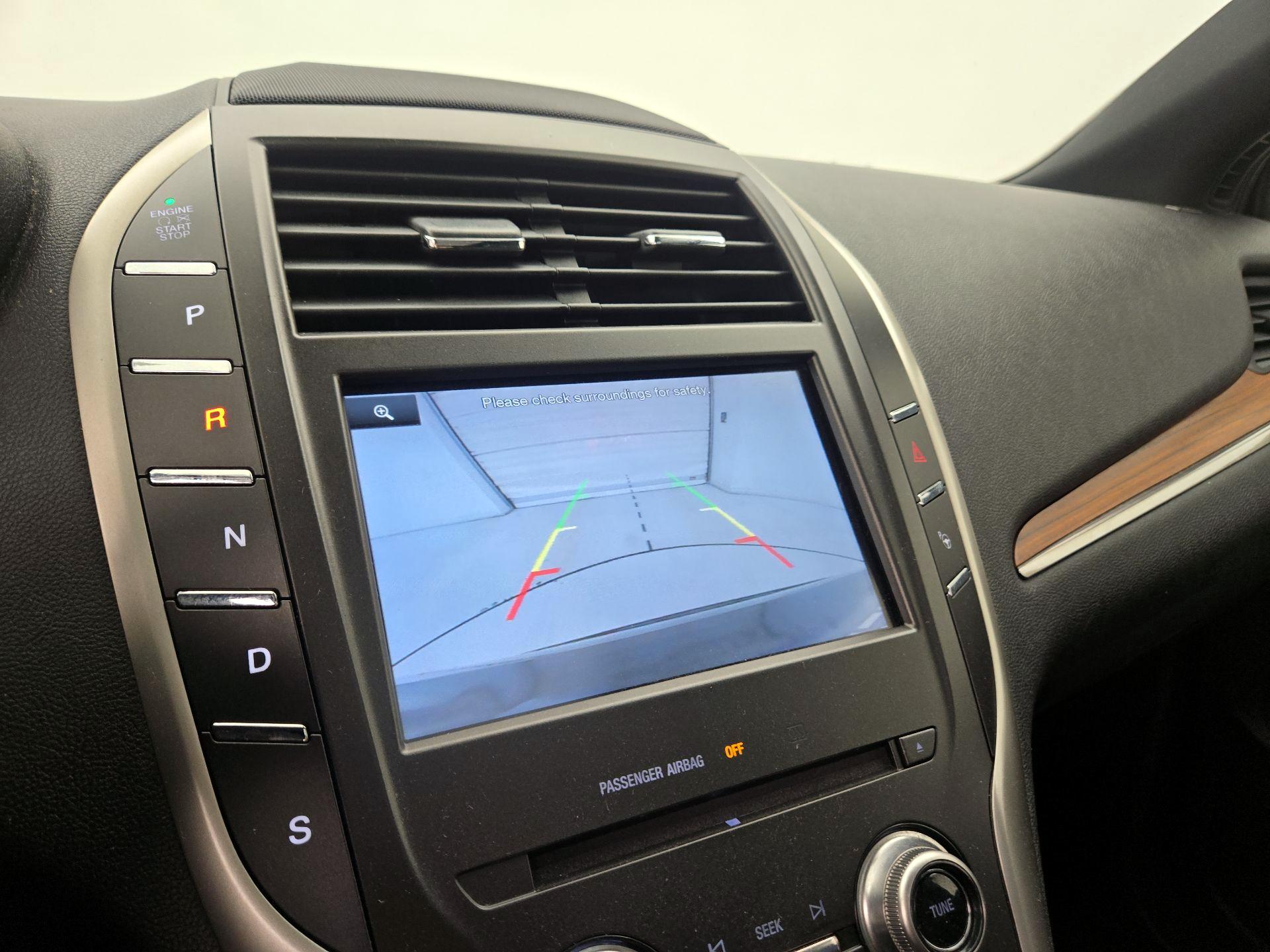 Thumbnail: 2015 Lincoln MKC - 14