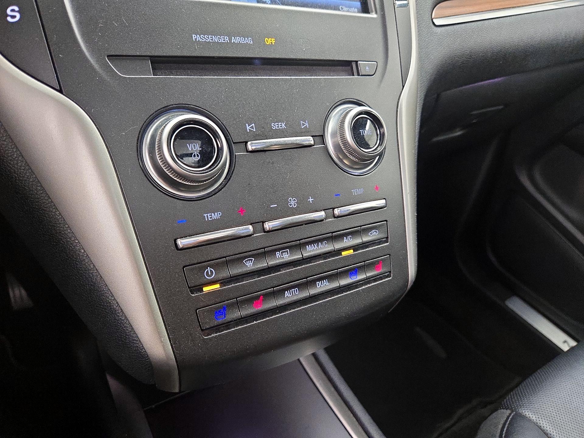 Thumbnail: 2015 Lincoln MKC - 16