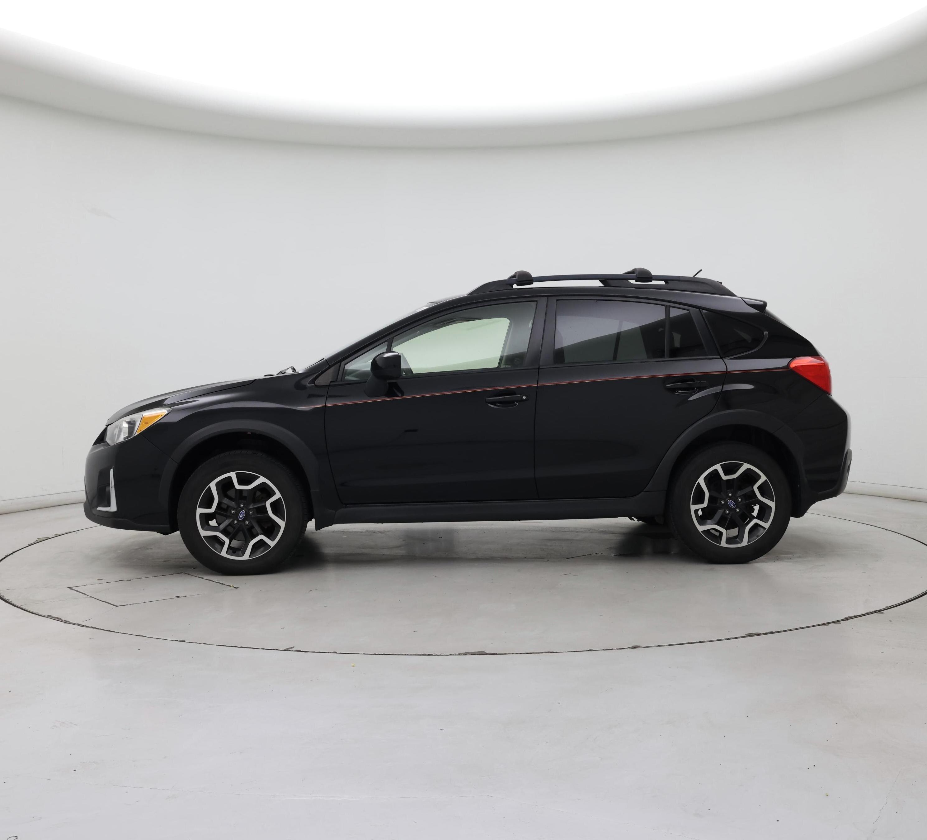 Thumbnail: 2017 Subaru Crosstrek - 3