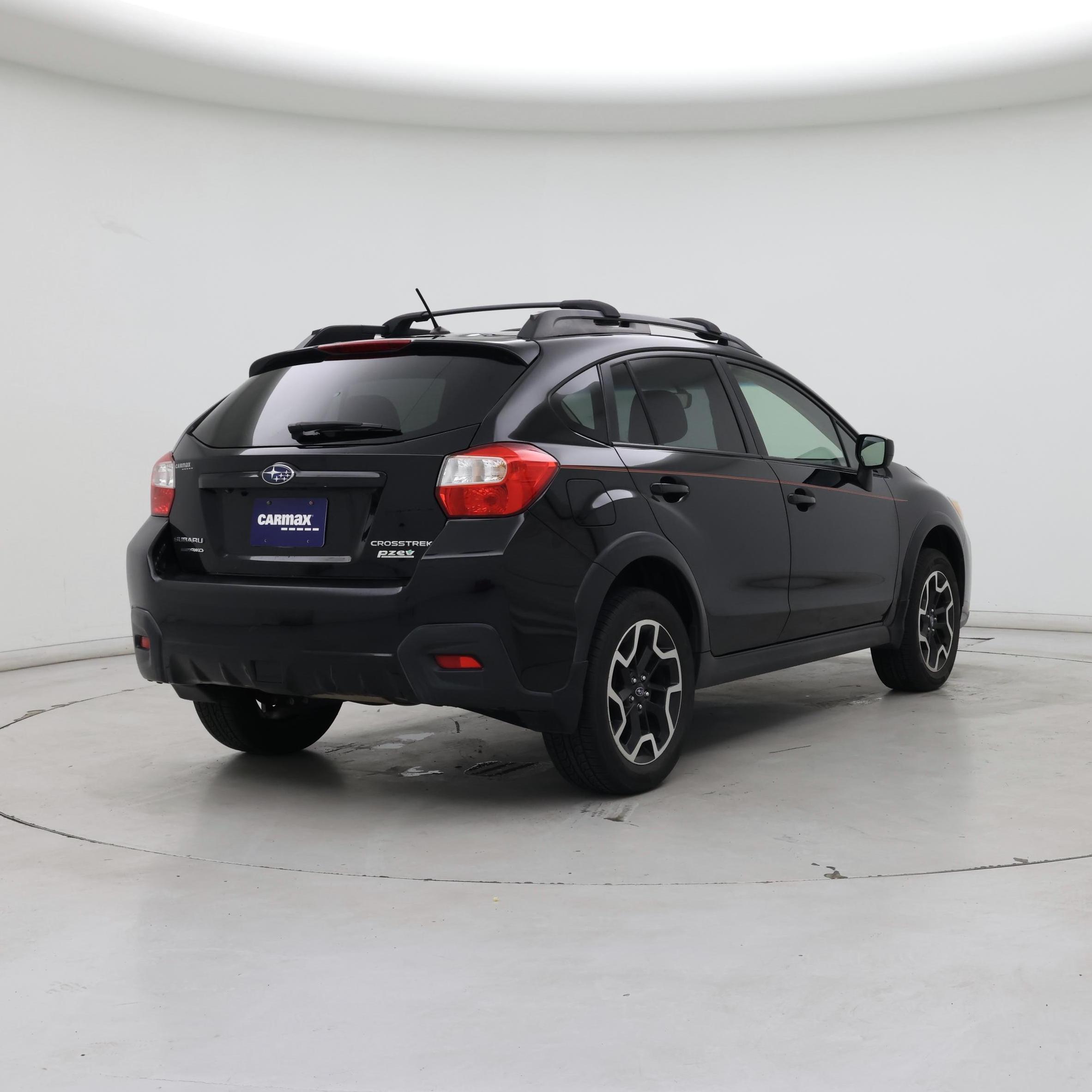 Thumbnail: 2017 Subaru Crosstrek - 8