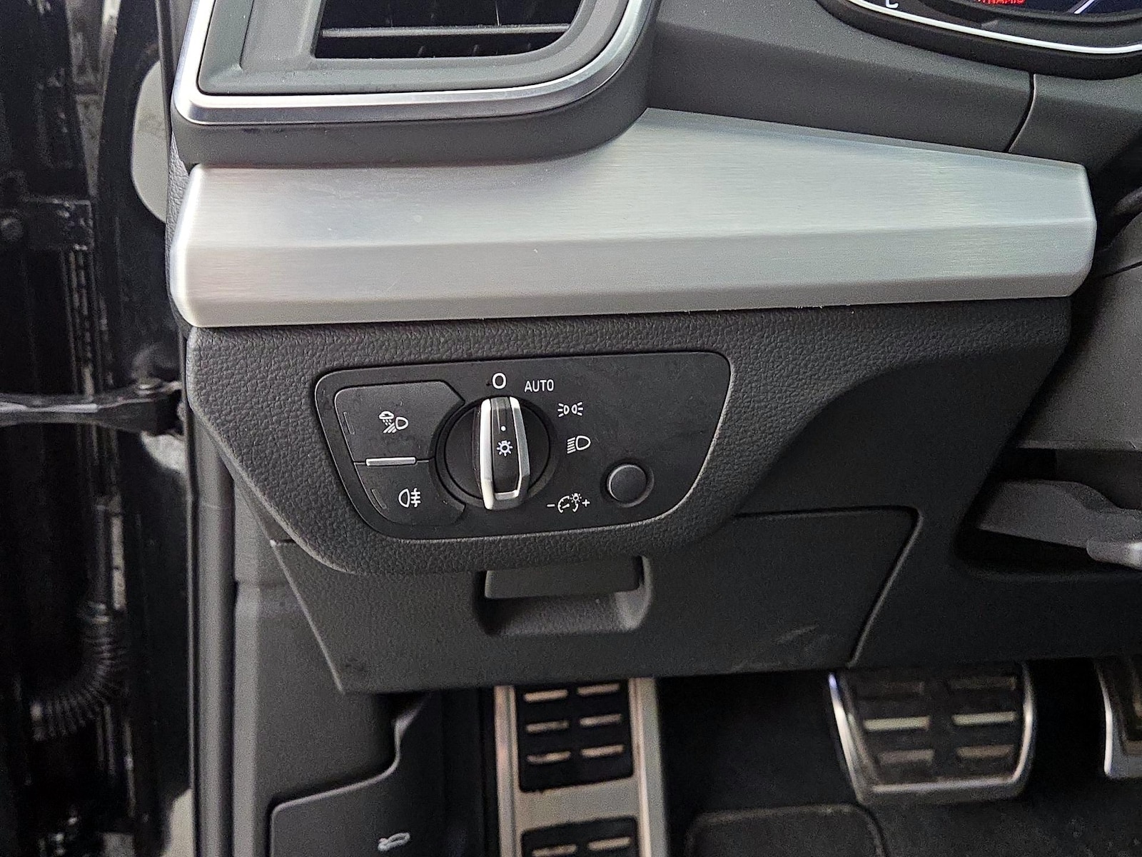 2020 Audi SQ5 Premium Plus - Photo 14